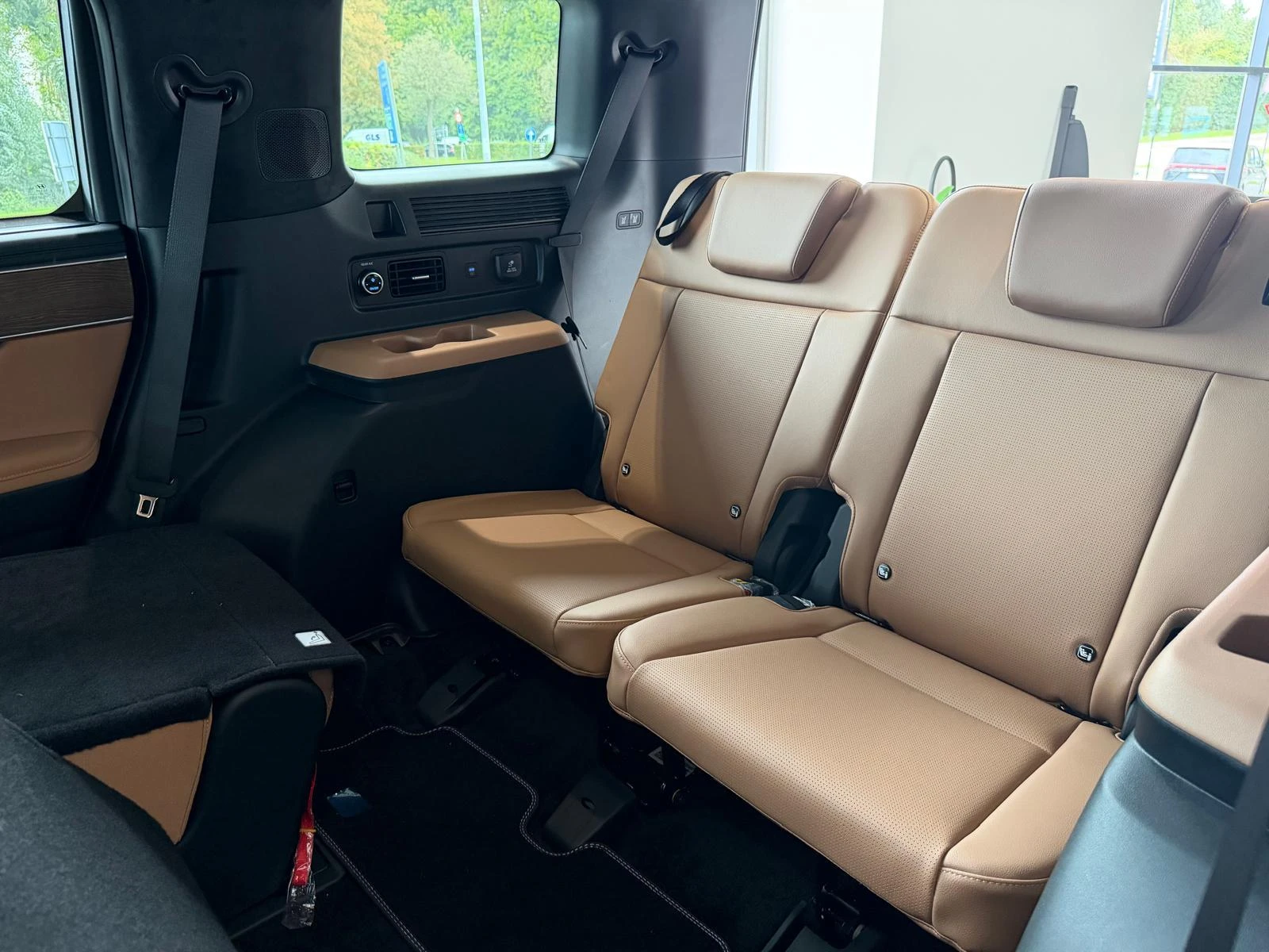 Hyundai-Santa Fe-image-11