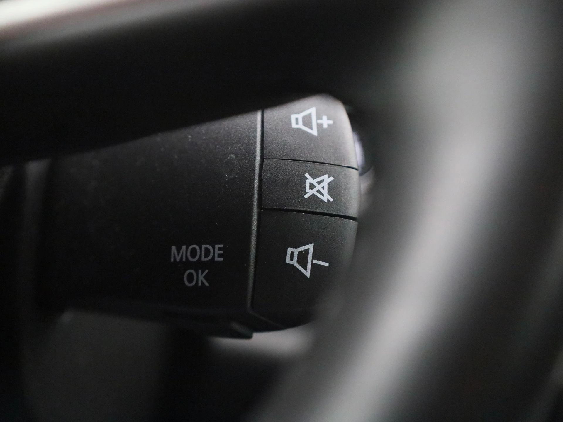 Renault-Mégane Estate-image-22