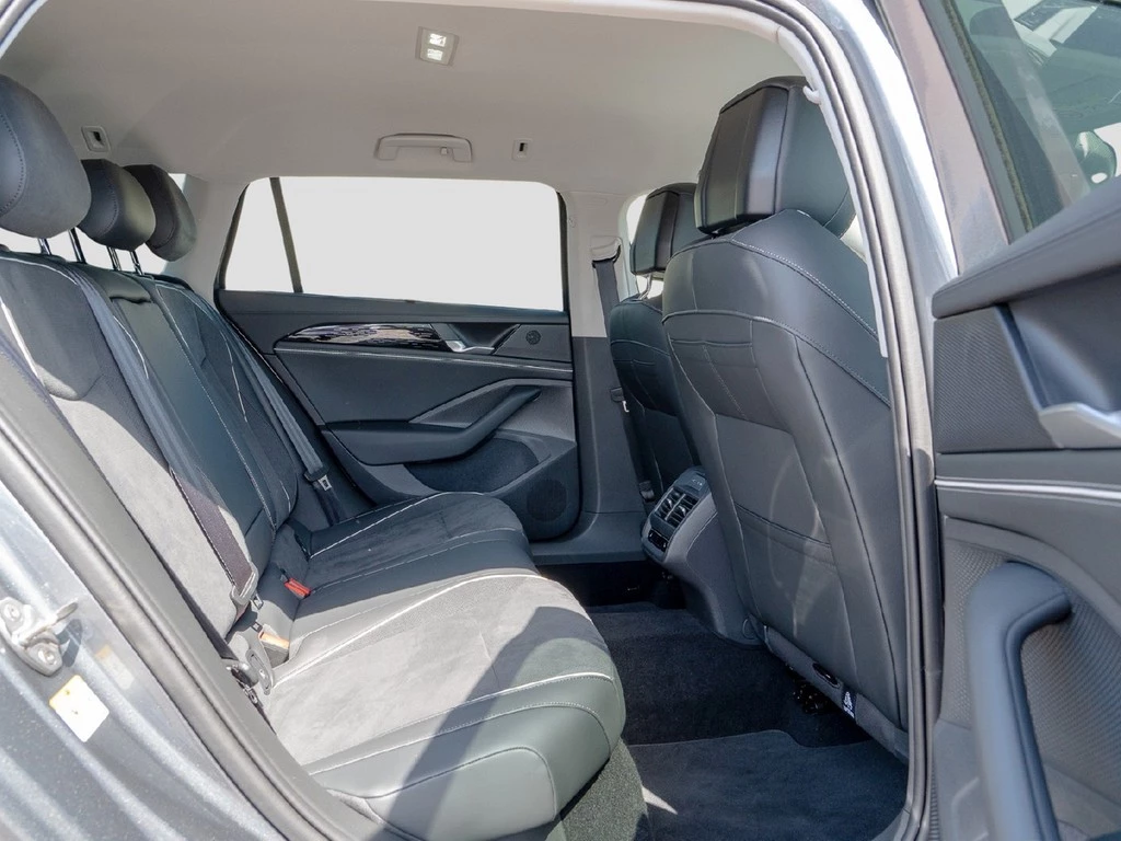 Volkswagen Passat Variant 1.5 TSI DSG eHybrid Business