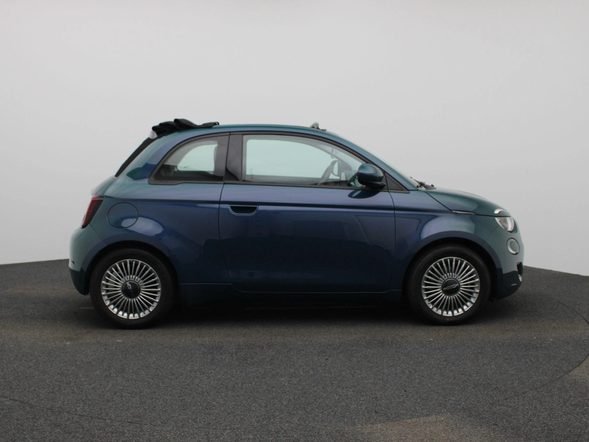 Fiat-500C-image-5
