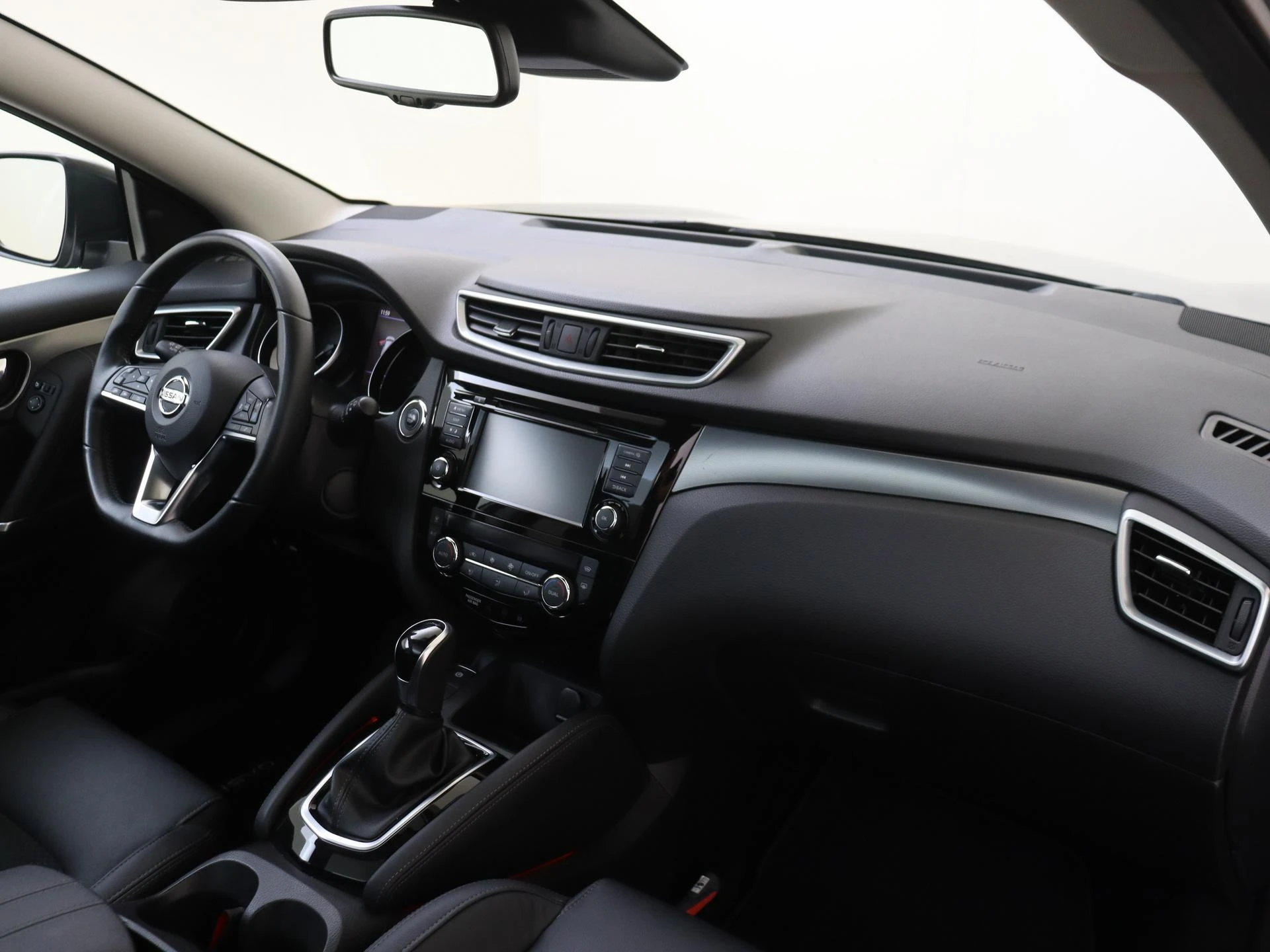 Nissan-QASHQAI-image-4