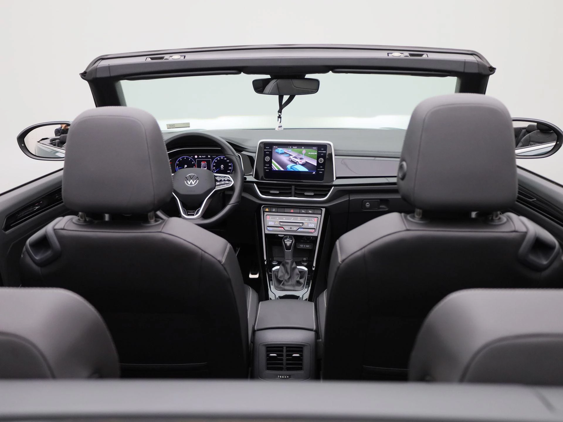 Volkswagen-T-Roc-image-47