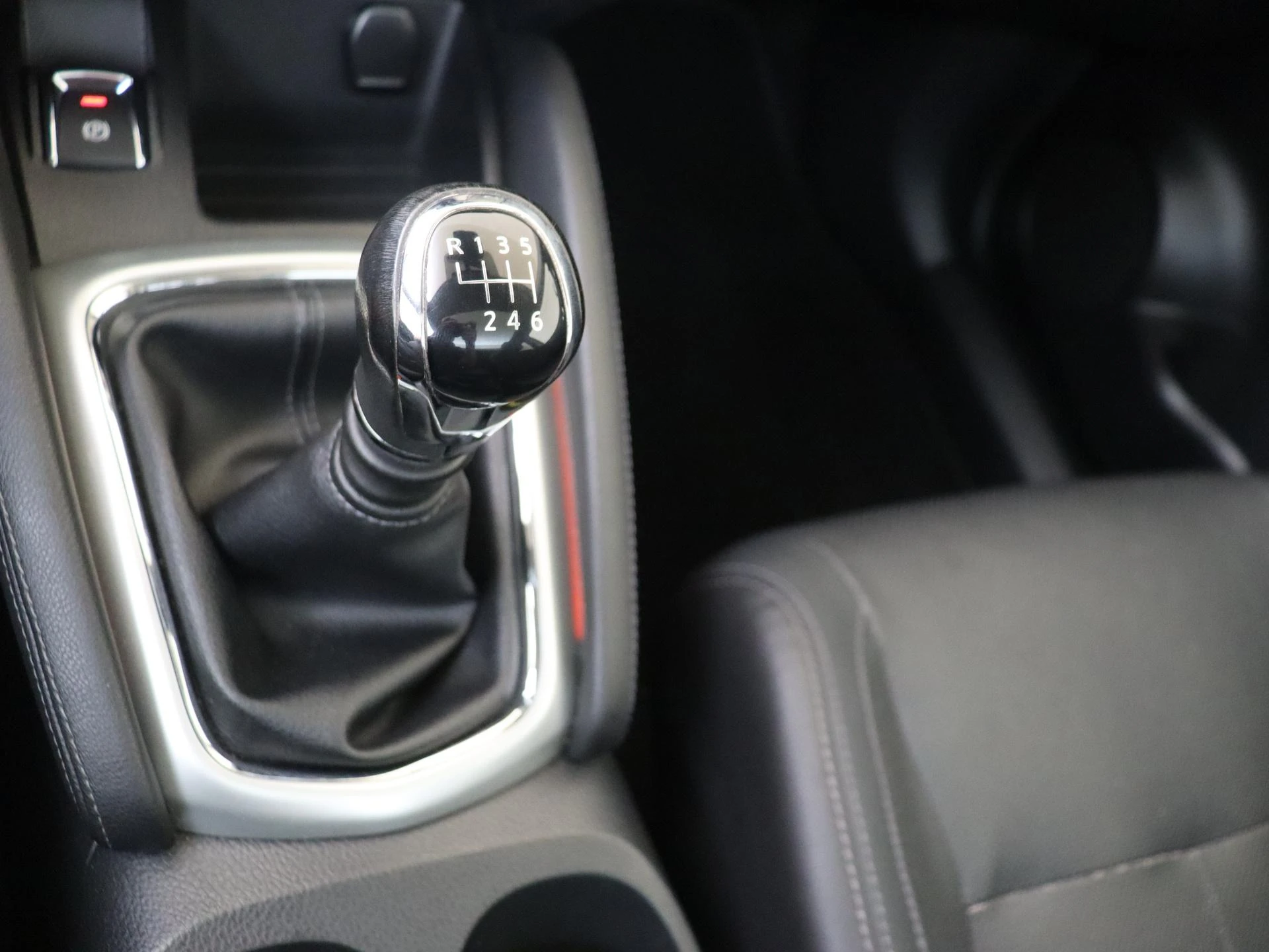 Nissan-QASHQAI-image-13