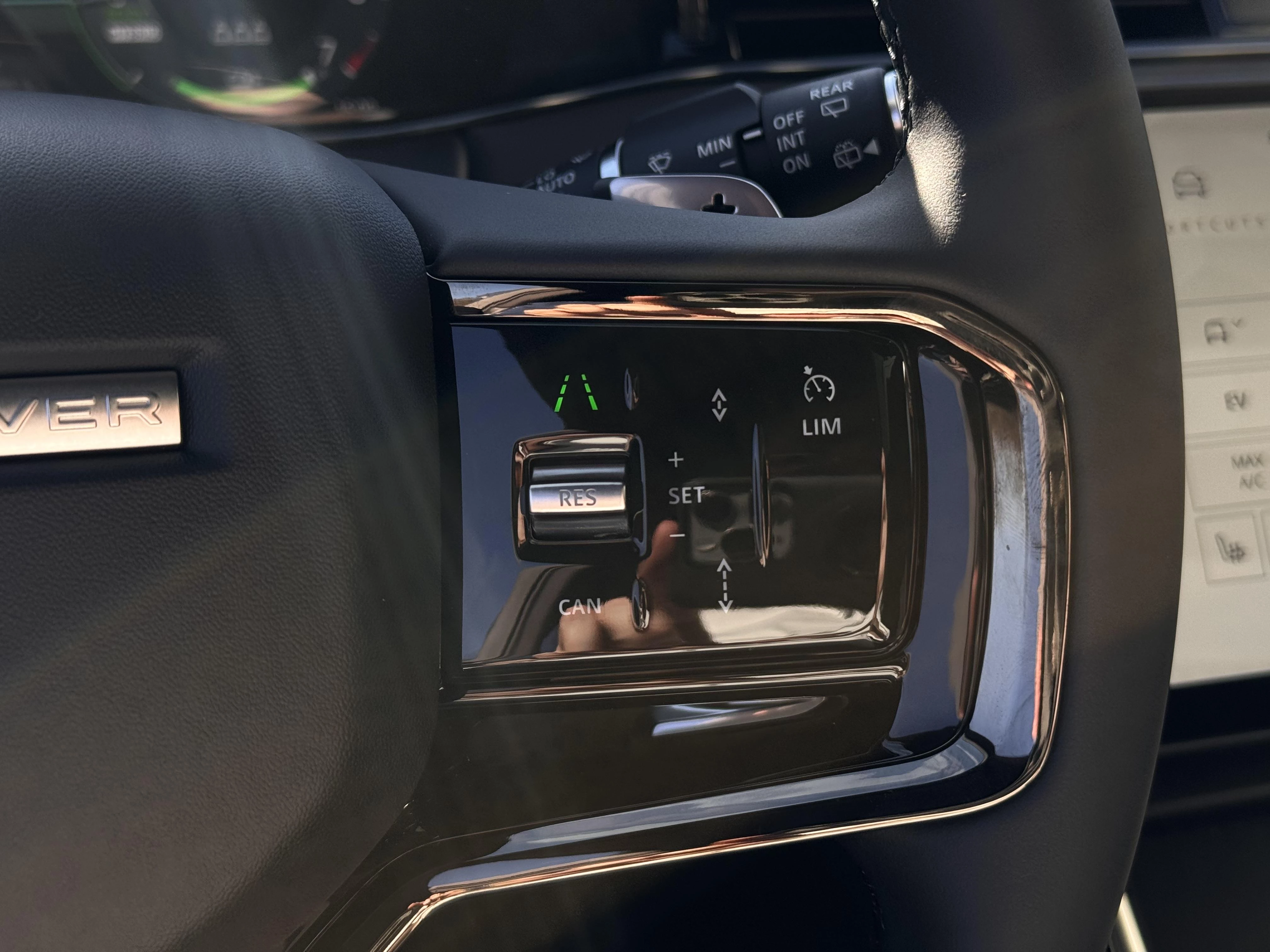 Land Rover Range Rover Evoque P270e Dynamic SE AWD Auto. 26MY