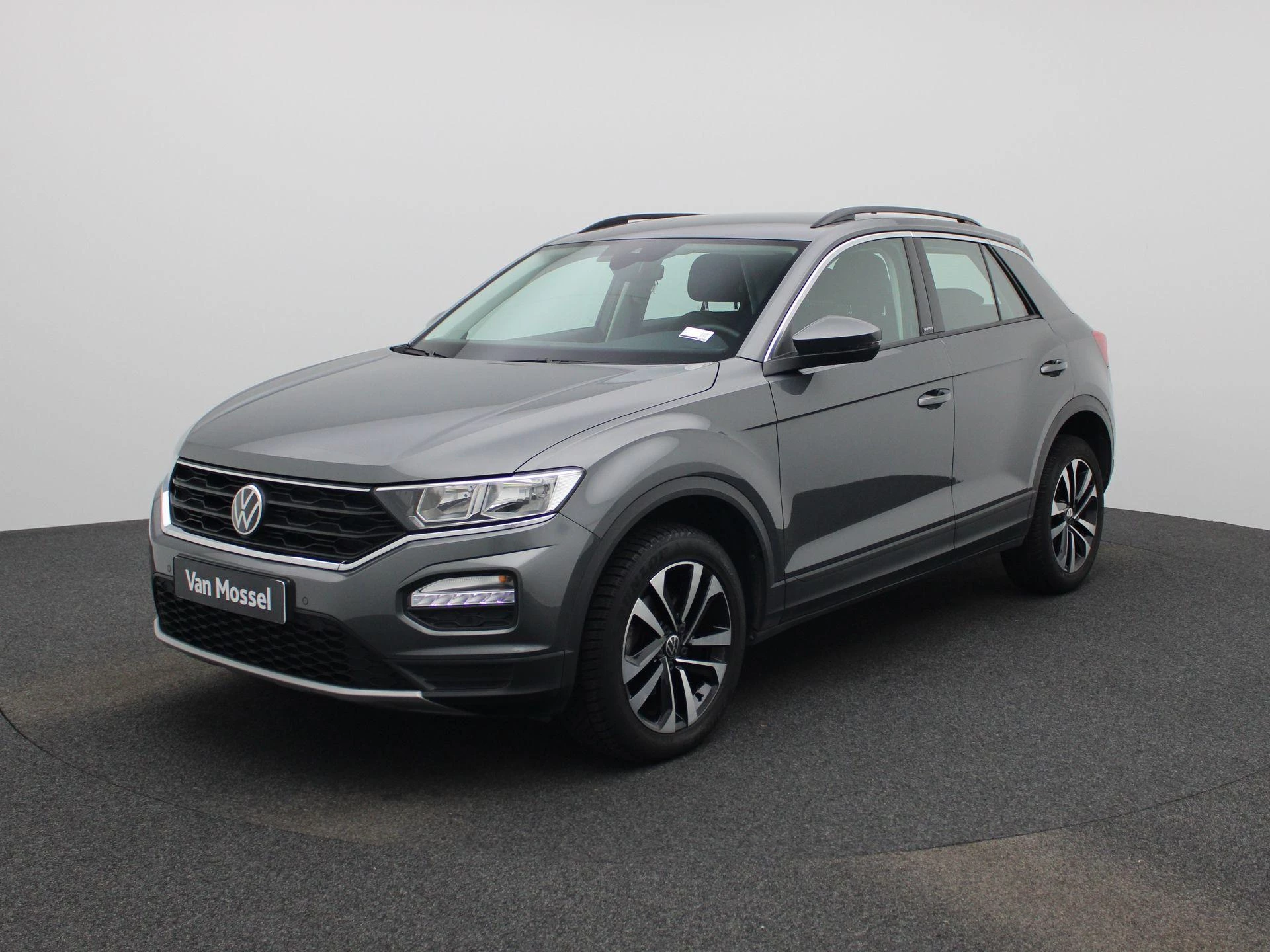 Volkswagen-T-Roc-image-0