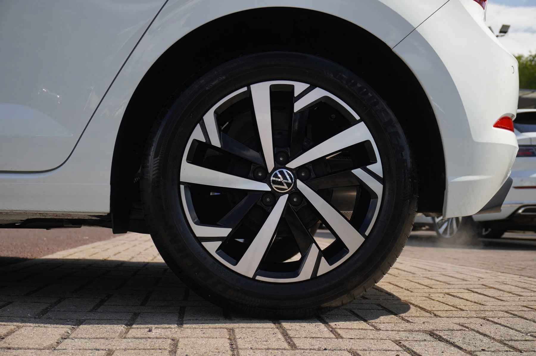 Volkswagen-Polo-image-22