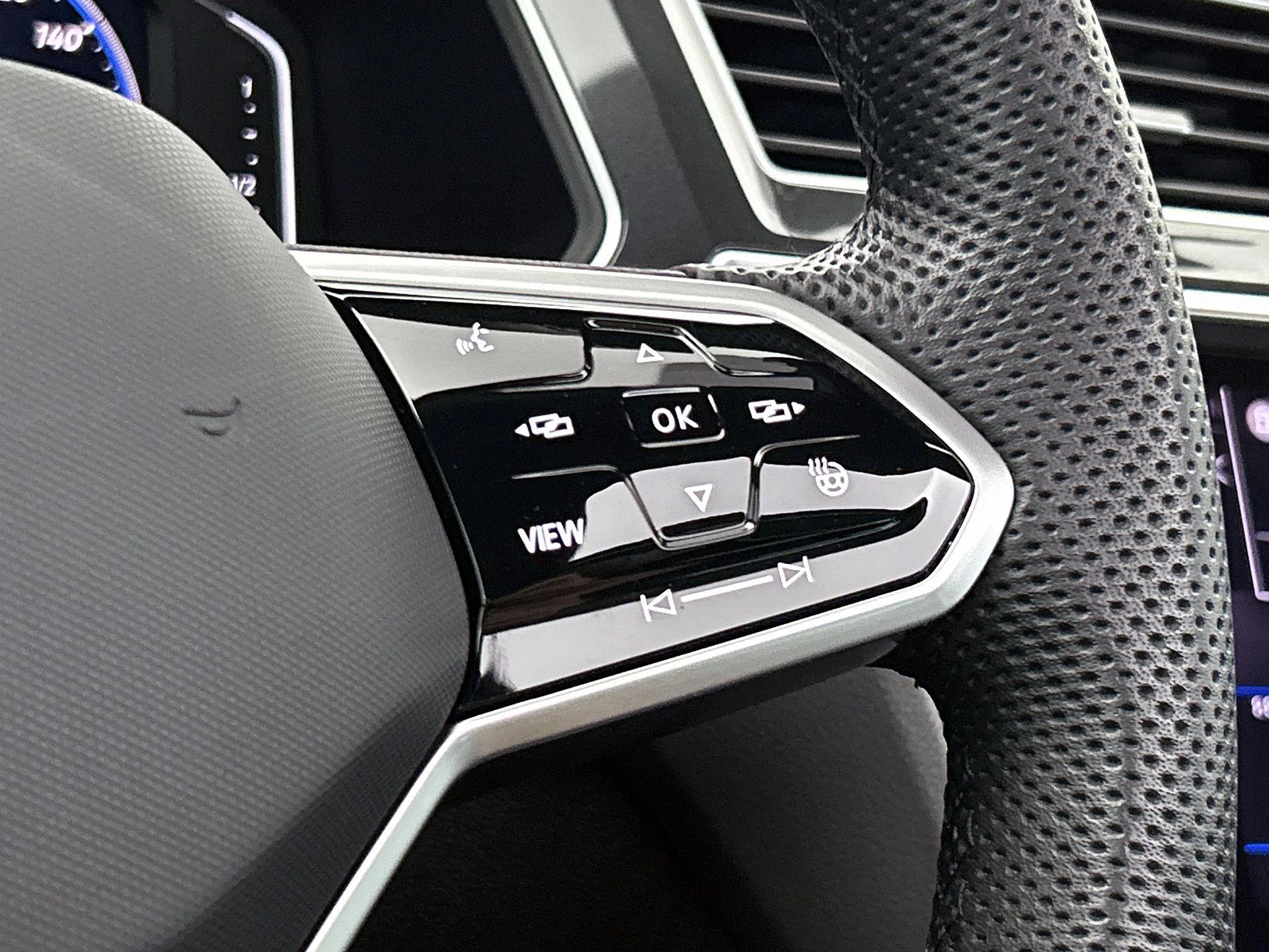 Volkswagen Tiguan 1.5 TSI R-Line Business