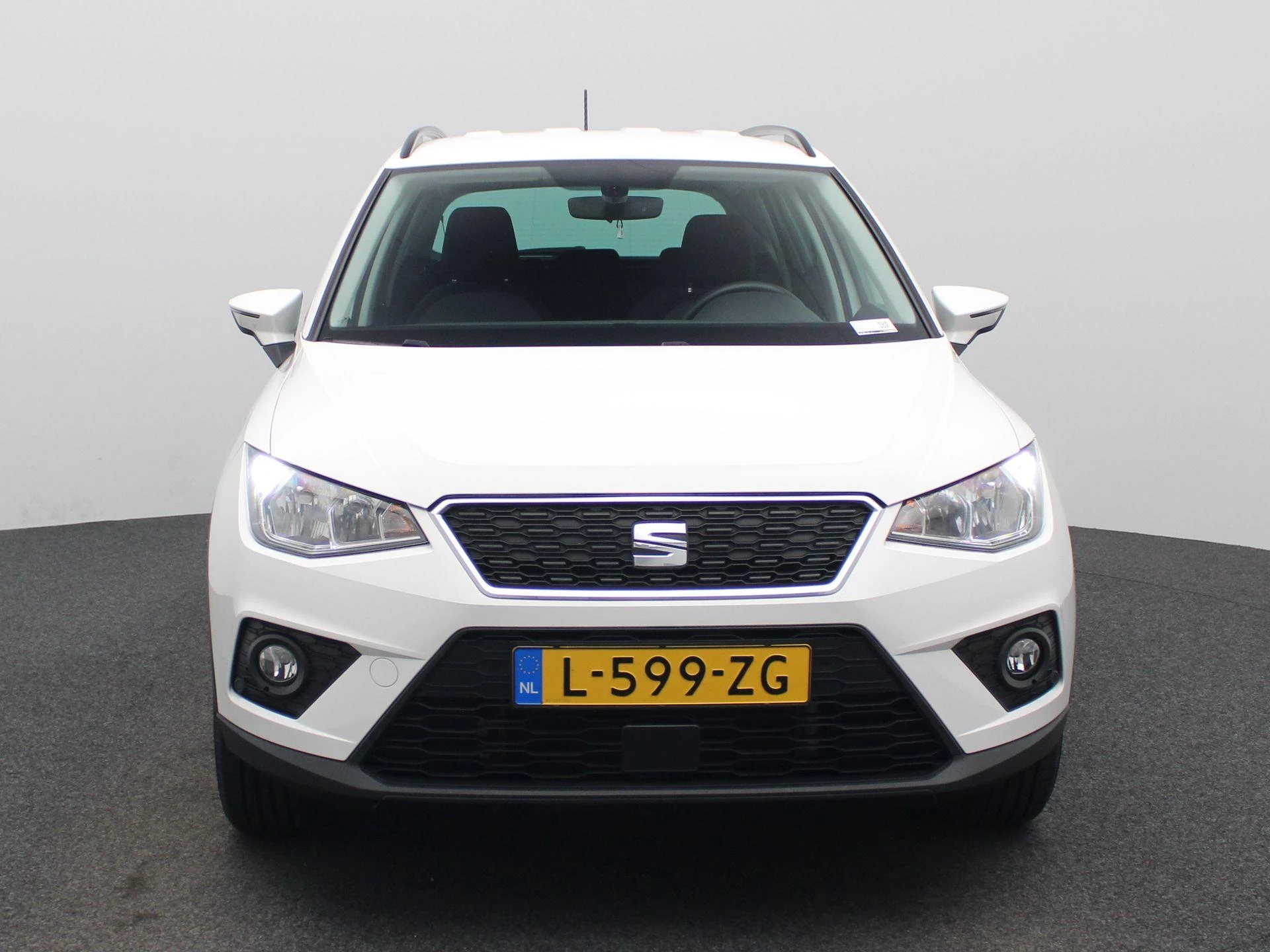 SEAT-Arona-image-2