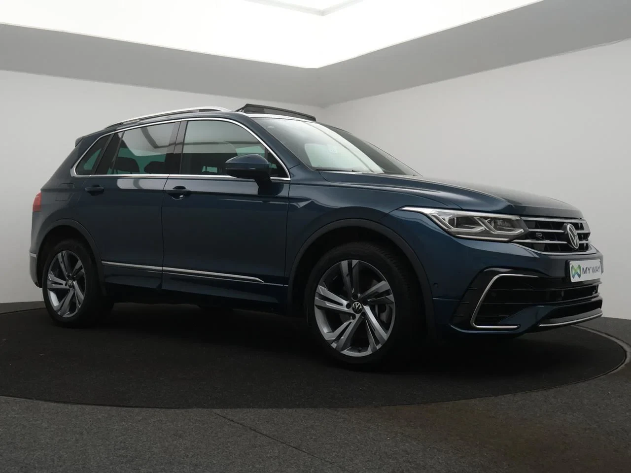 Volkswagen Tiguan eHybrid (PHEV) Tiguan eHybrid 1.4 TSI 150pk R-Line AUTOMAAT*NAVI*PANO*ADAPTIVE*TREKHAAK