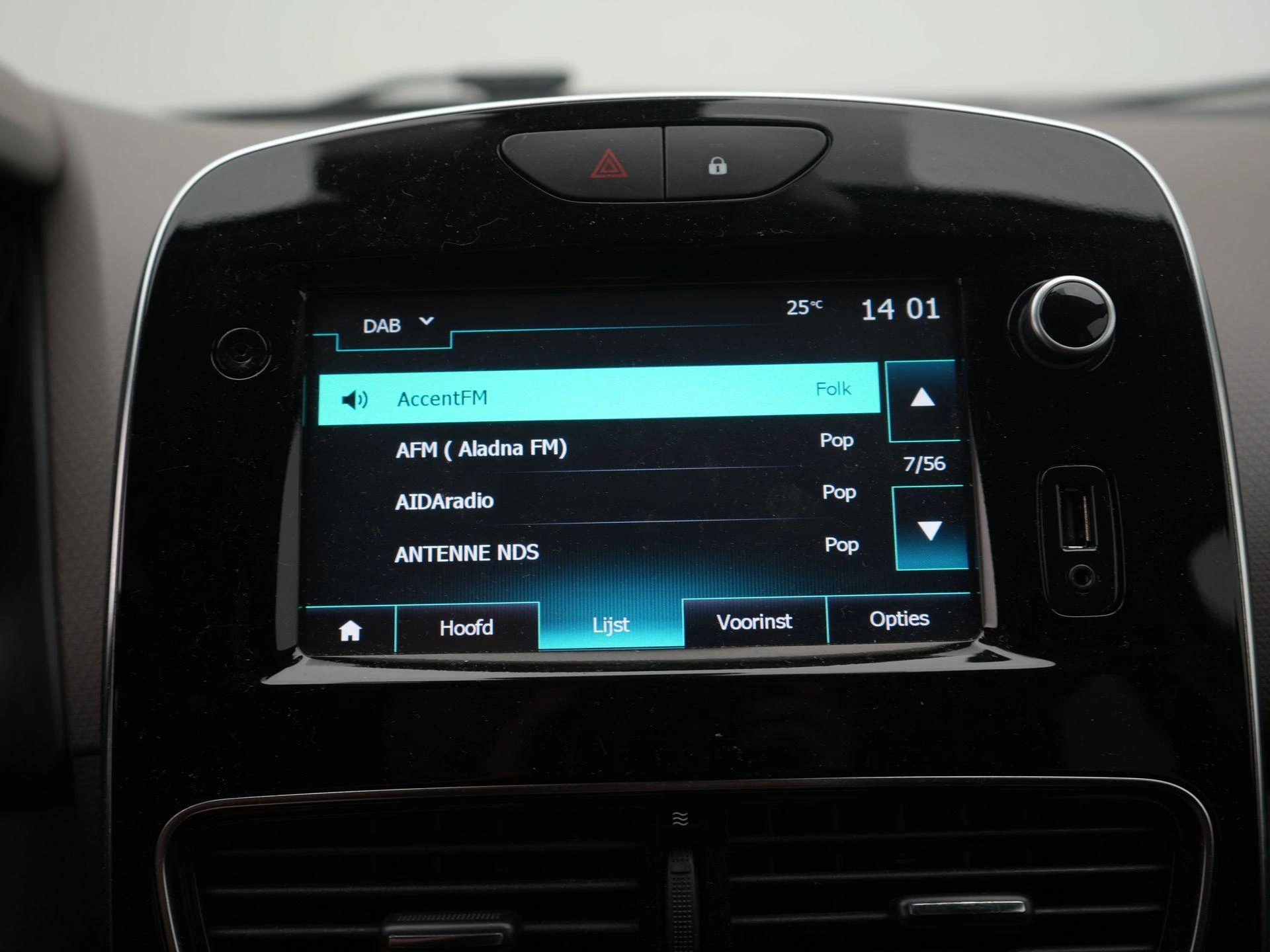 Renault-Clio-image-11