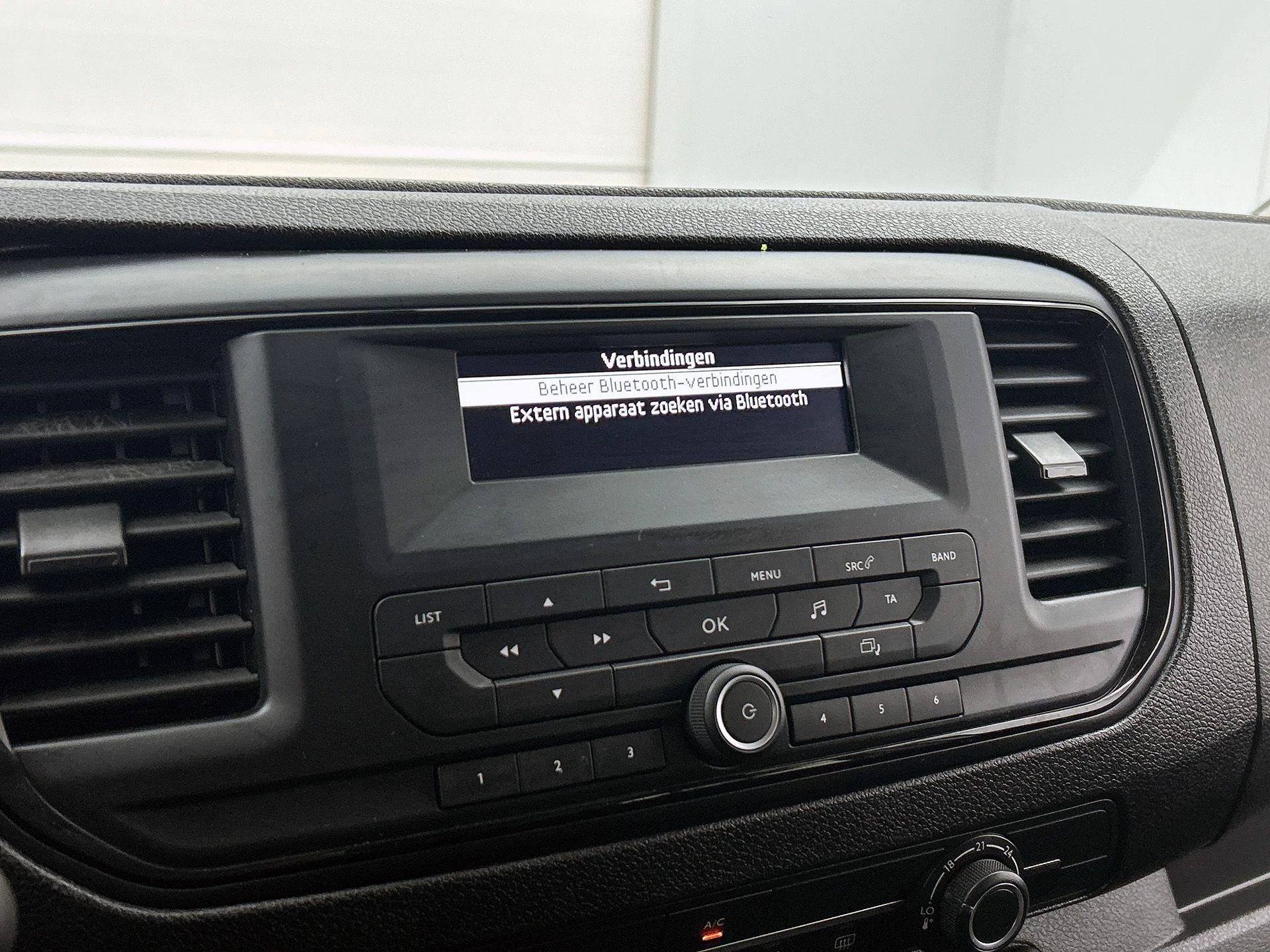 Opel-Vivaro-e-image-14