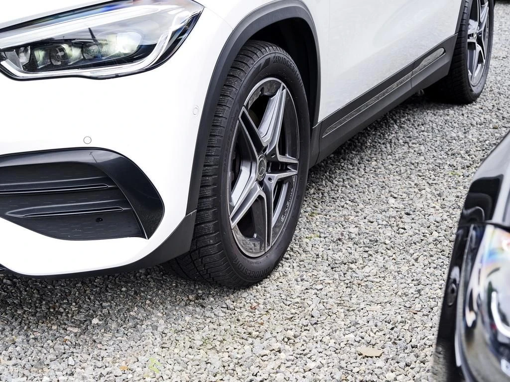 Mercedes-Benz-GLA 220 d-image-6