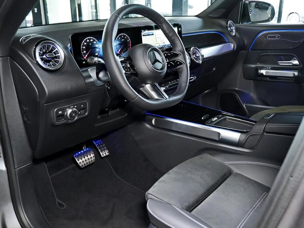 Mercedes-Benz-GLB 200-image-5