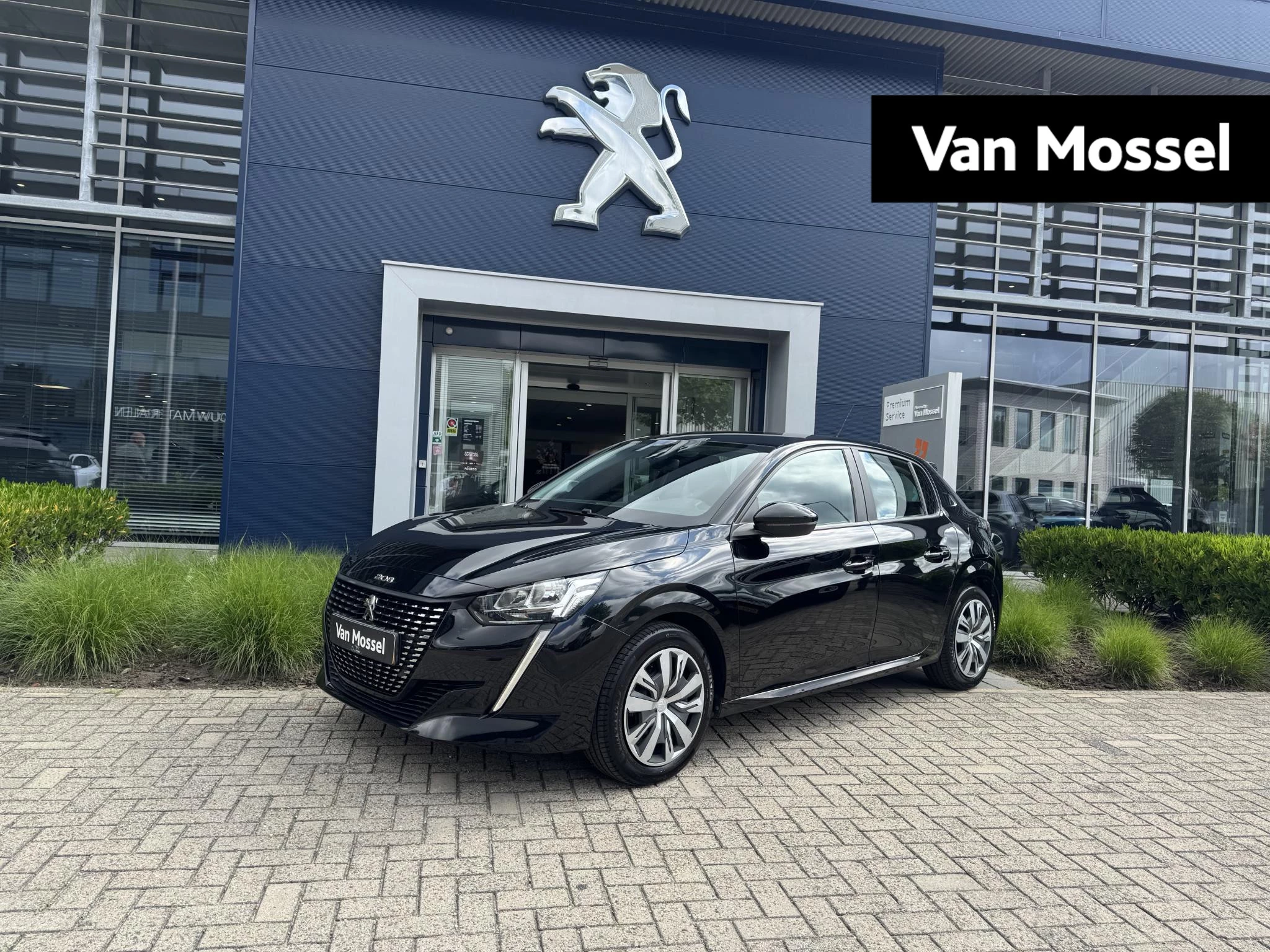 Peugeot-208-image-0