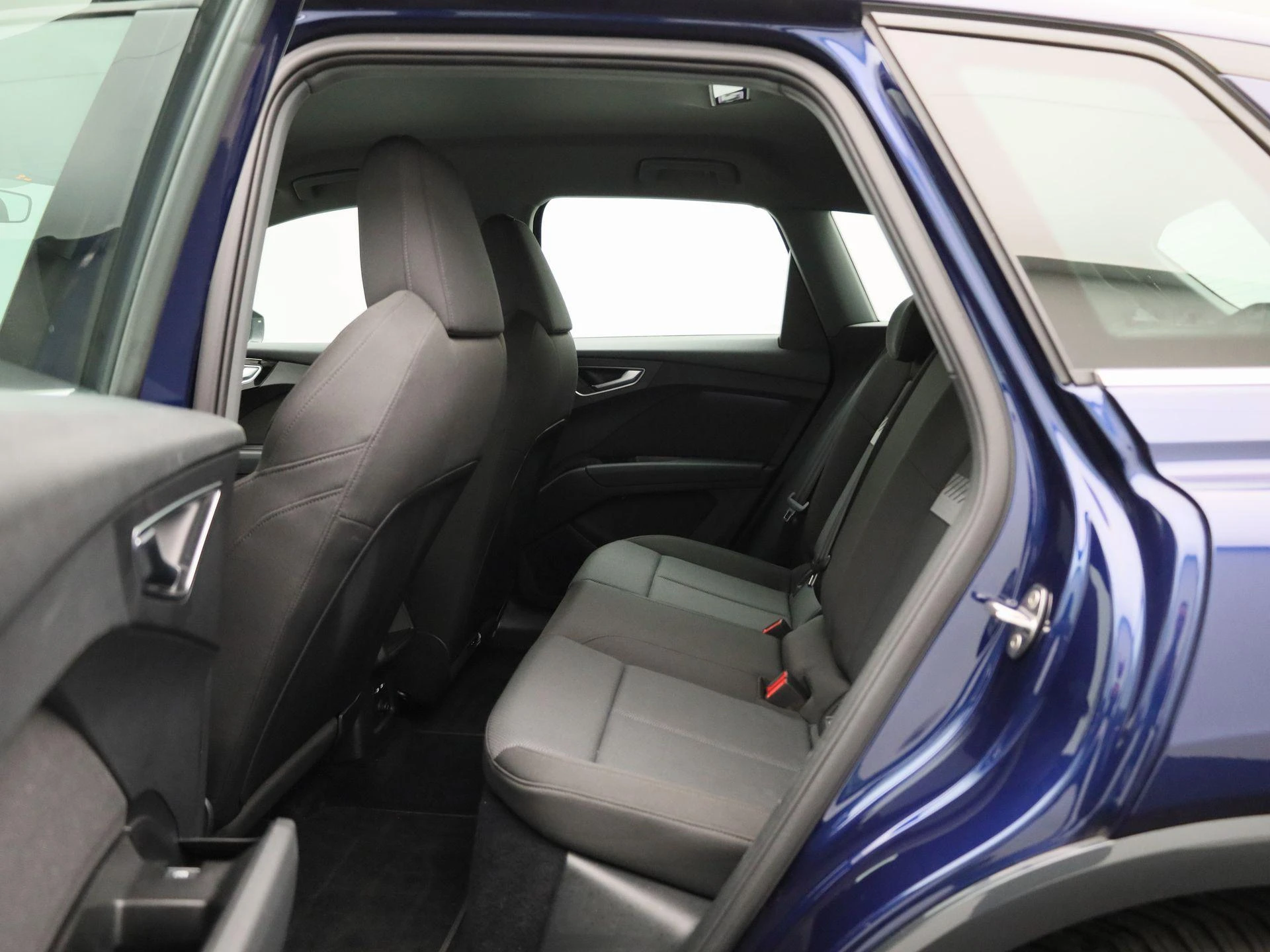 Audi-Q4 e-tron-image-9