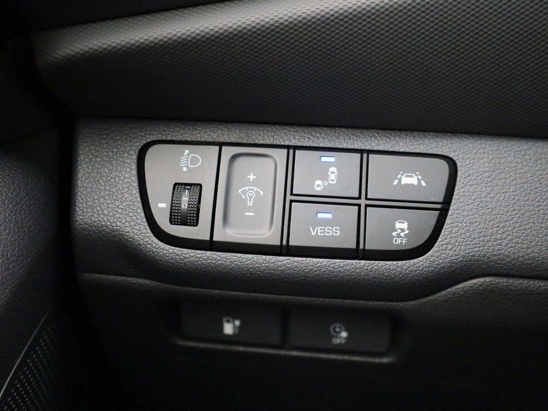 Hyundai-IONIQ-image-23