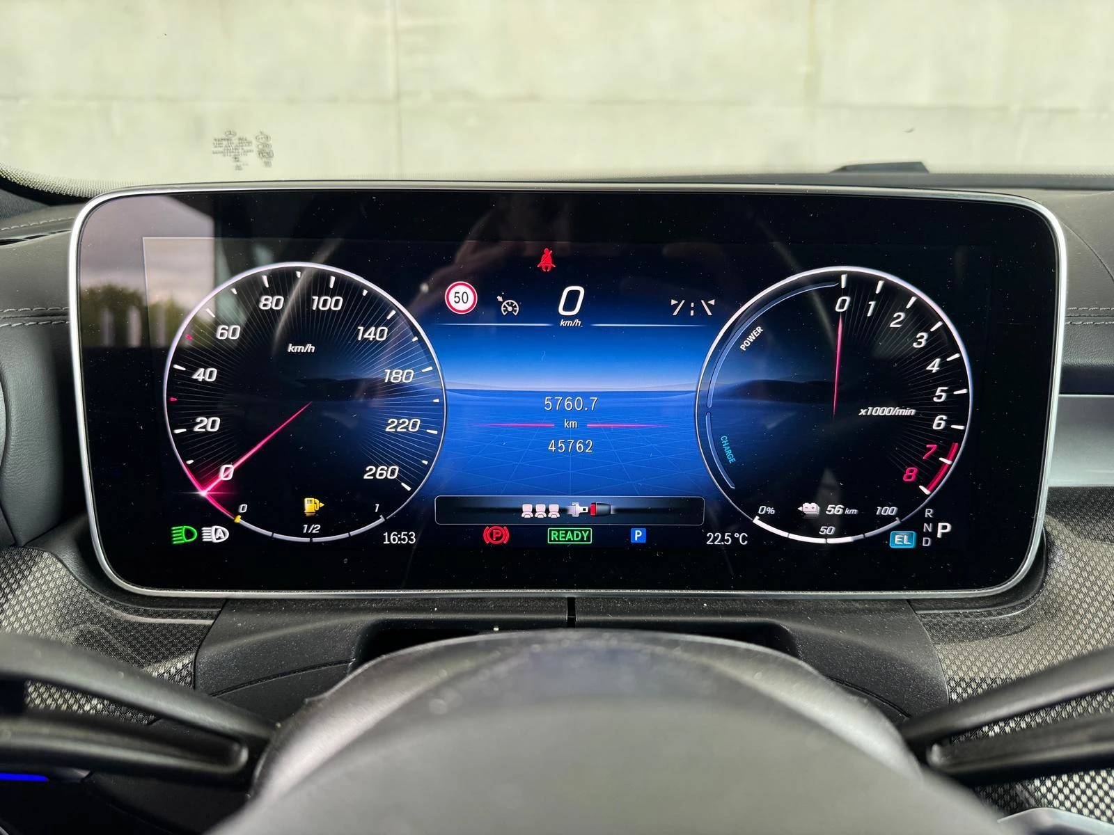 Mercedes-Benz-C-Klasse-image-10