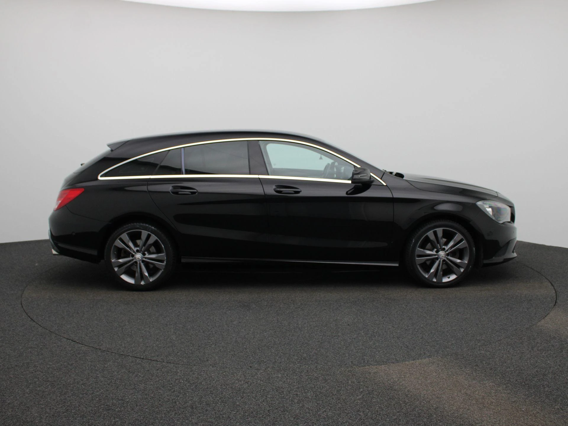 Mercedes-Benz CLA Shooting Brake 180 Ambition