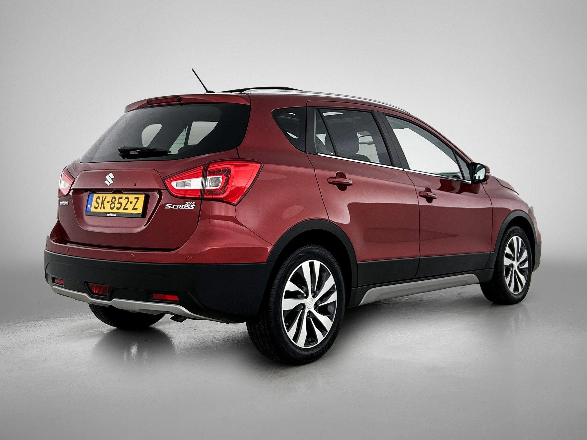 Suzuki-S-Cross-image-3