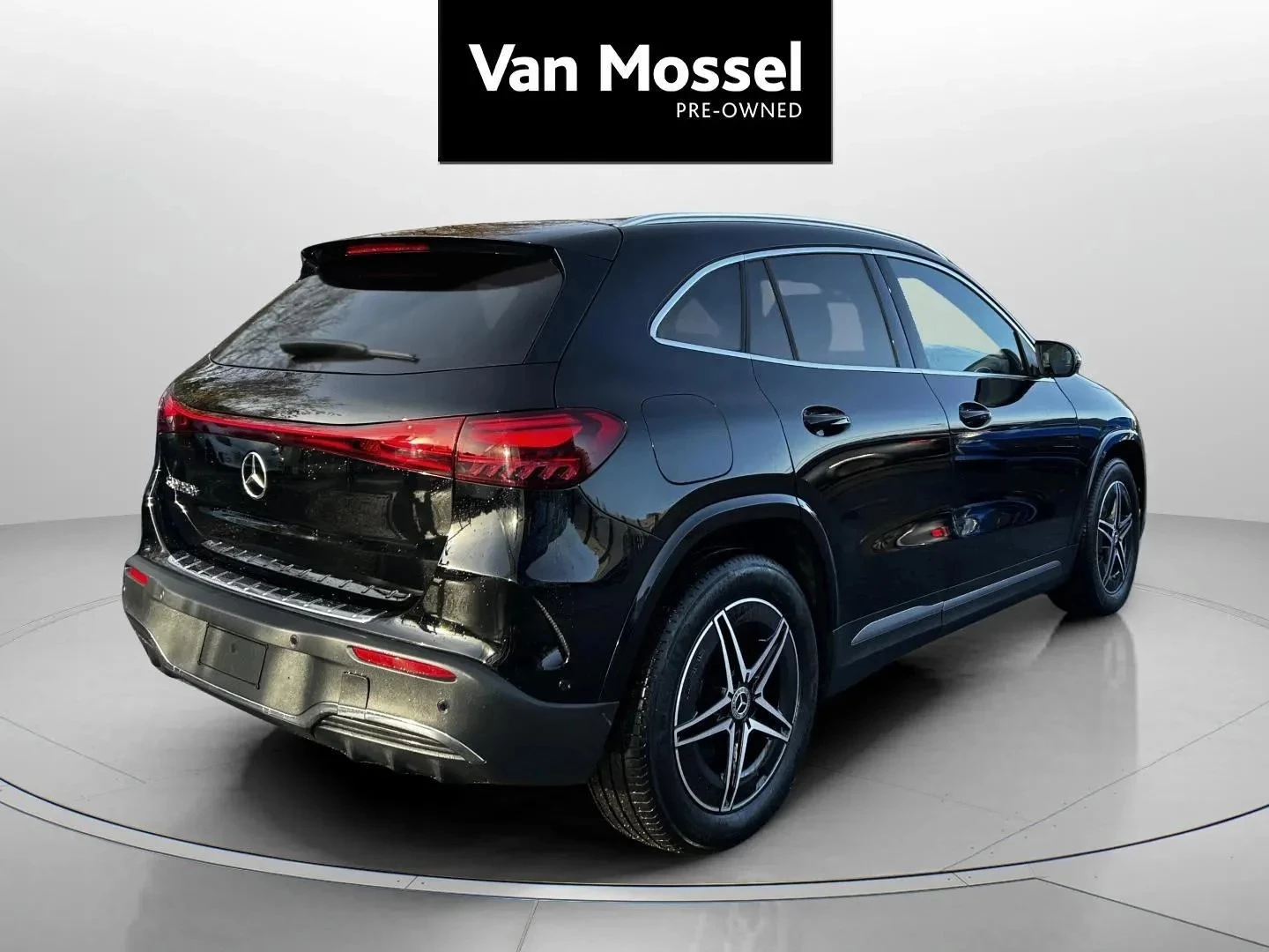 Mercedes-Benz-EQA-image-6