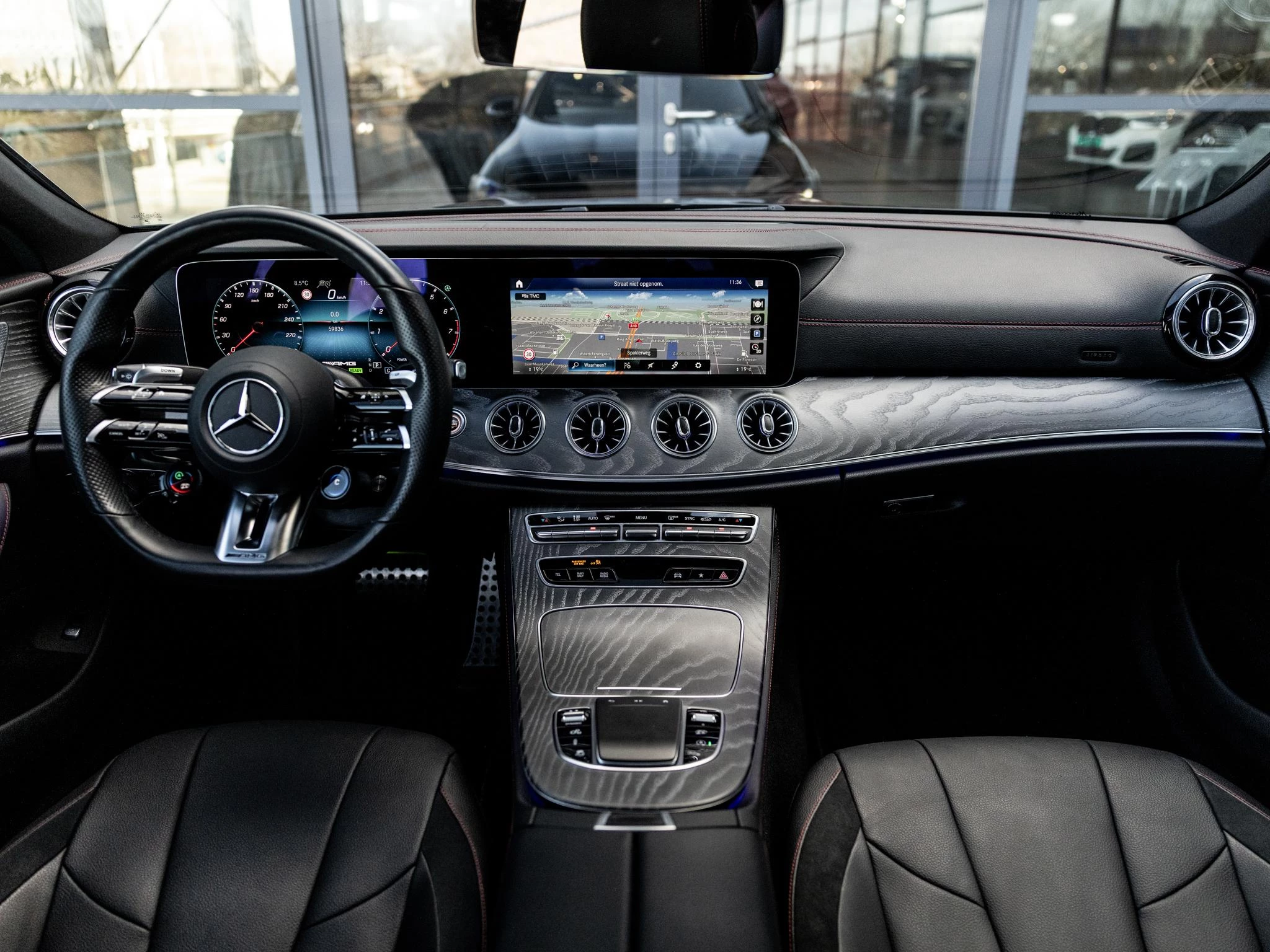 Mercedes-Benz-CLS-image-18