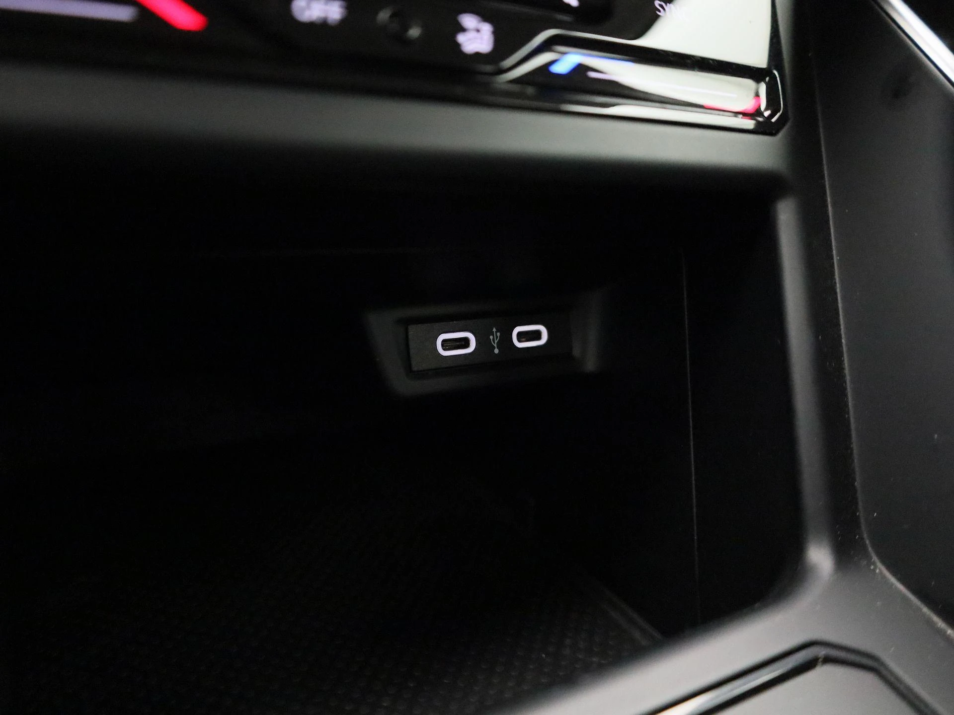 Volkswagen-Polo-image-22