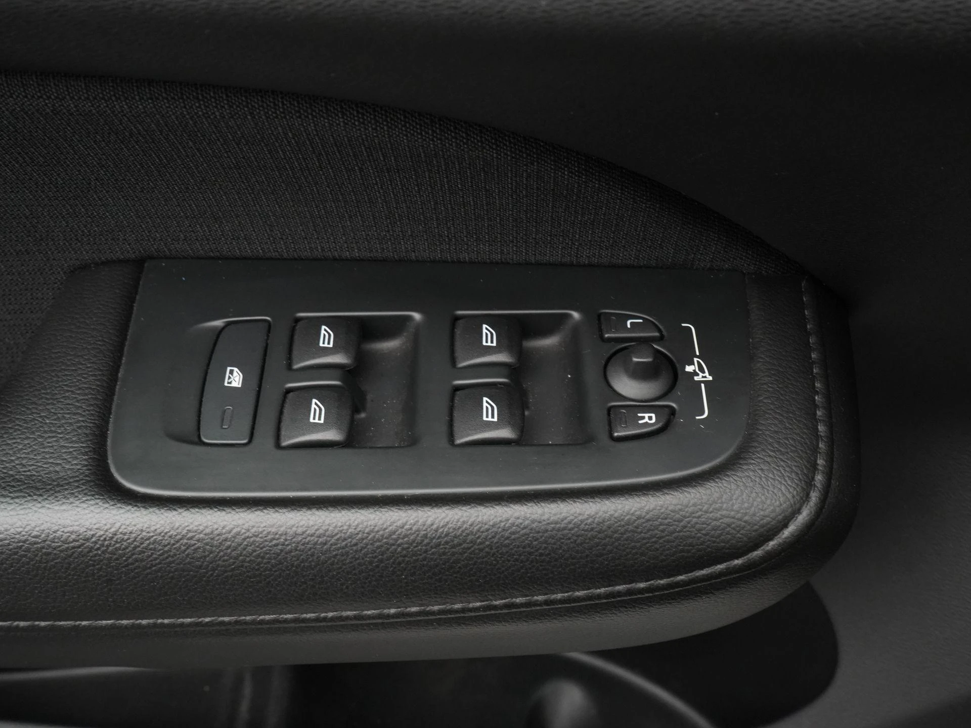 Volvo-V60-image-24