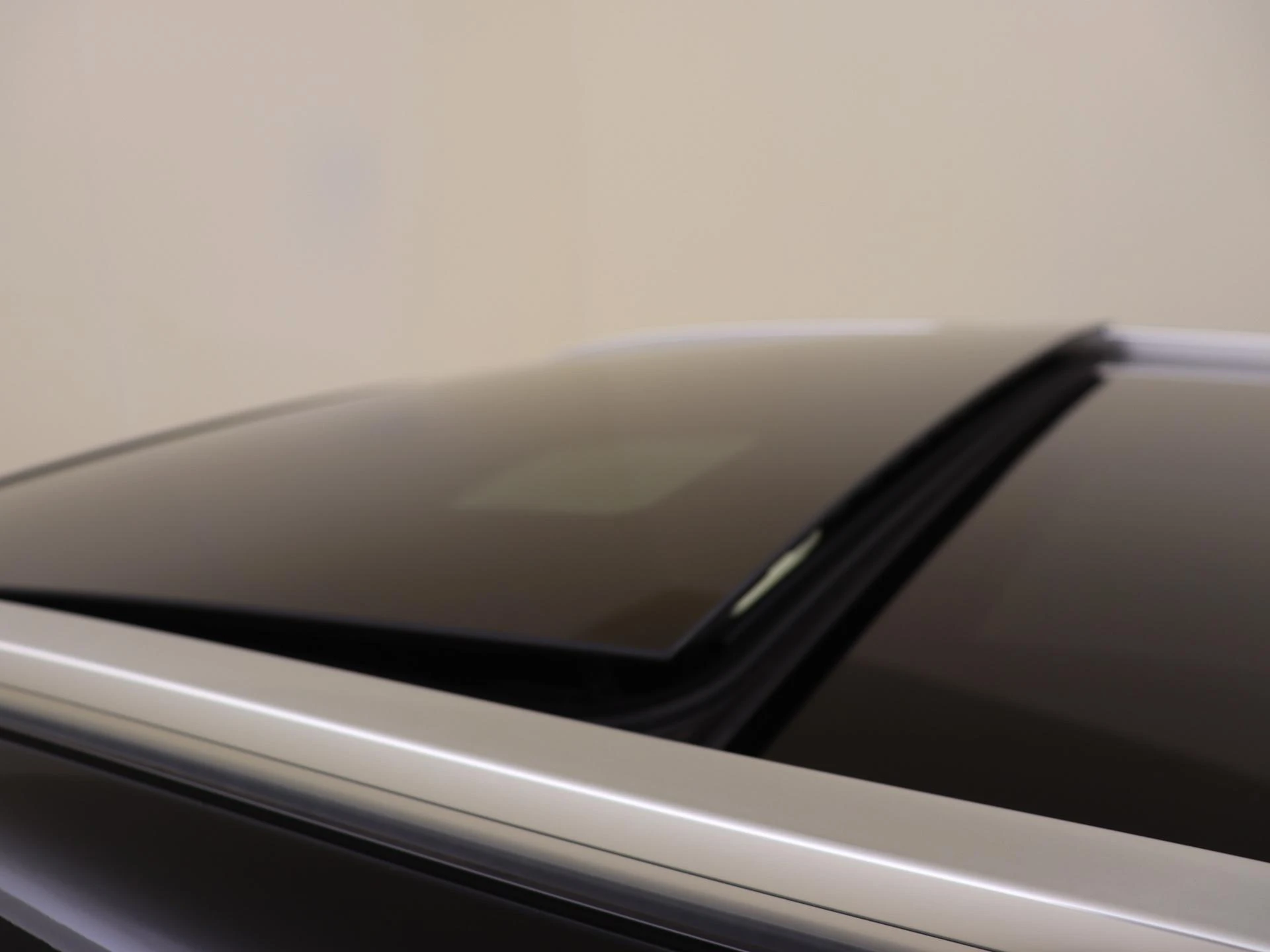 Mercedes-Benz-GLC-image-28