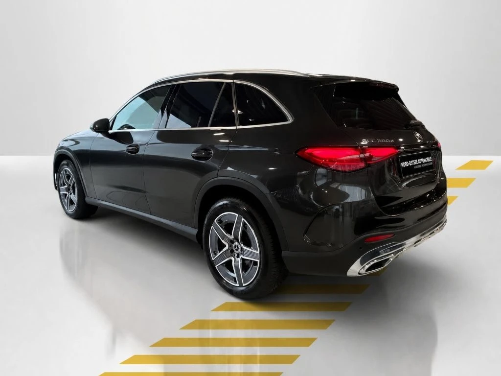 Mercedes-Benz-GLC 300 d-image-12