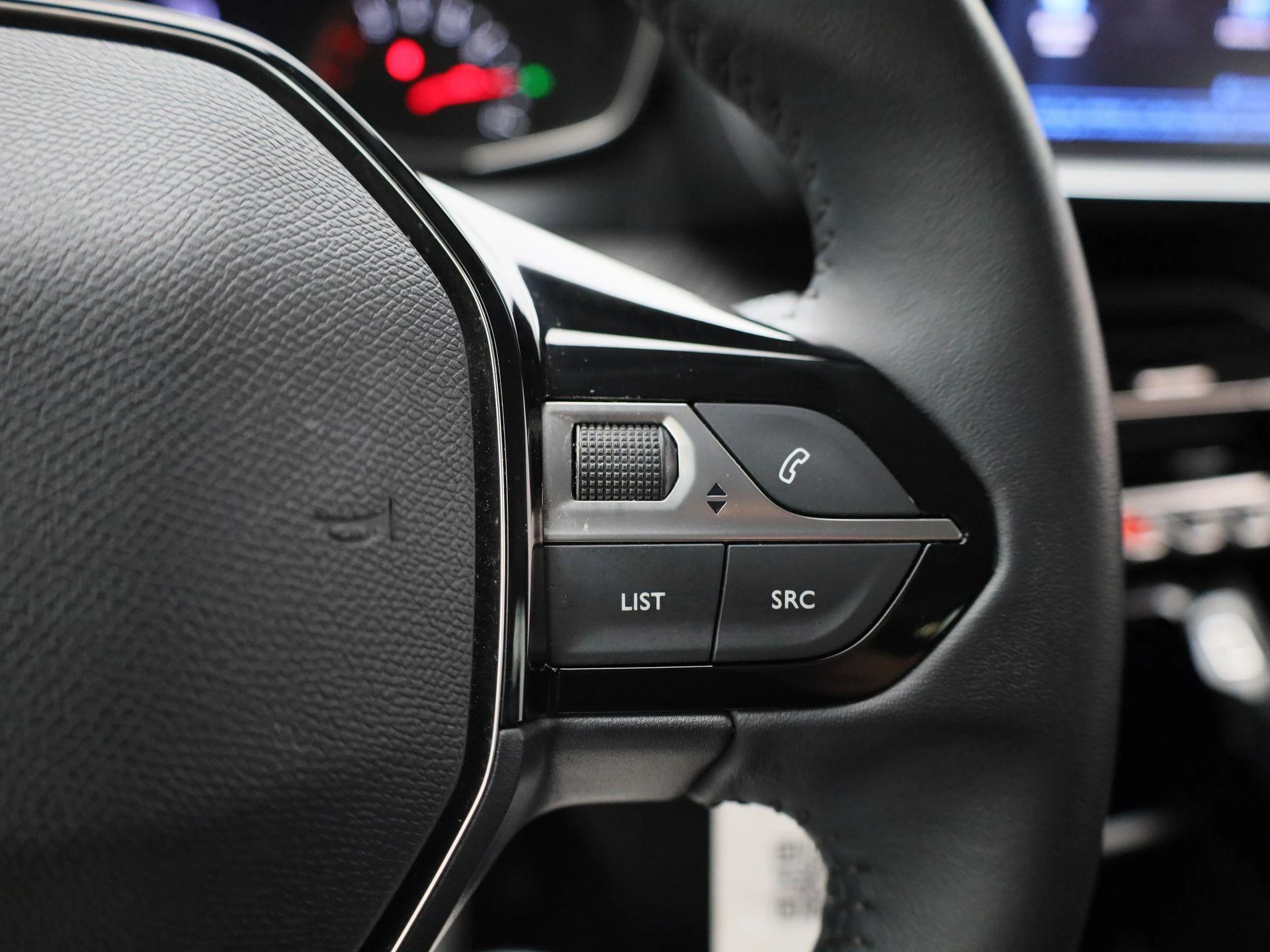 Peugeot-208-image-18