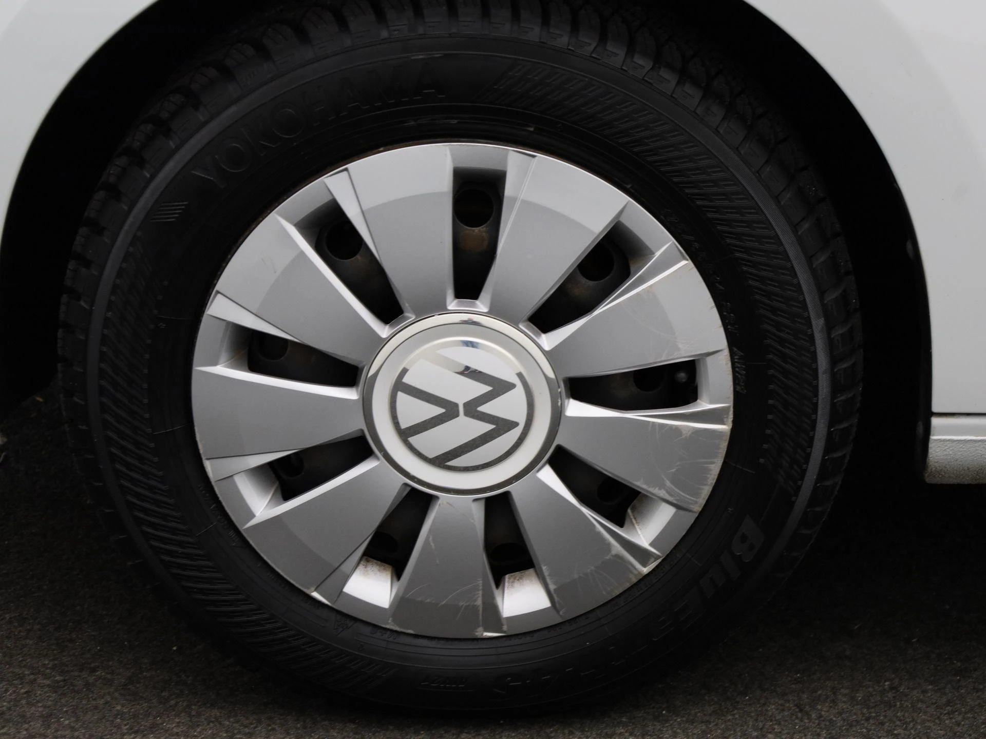 Volkswagen-up!-image-11