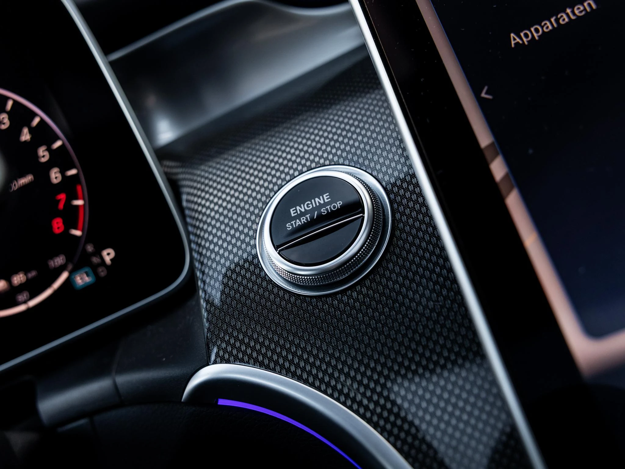 Mercedes-Benz-GLC-image-49