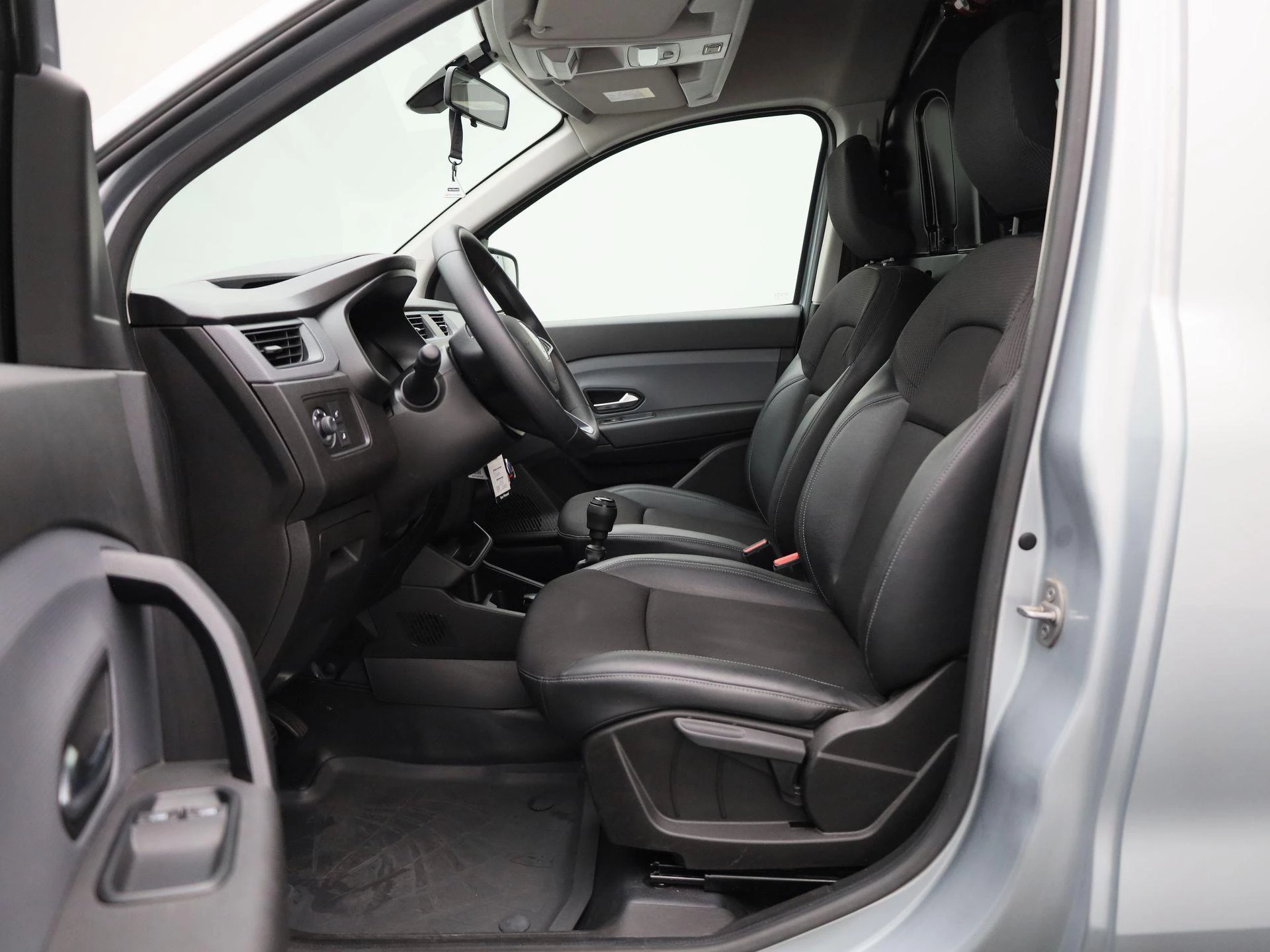 Renault-Express-image-12