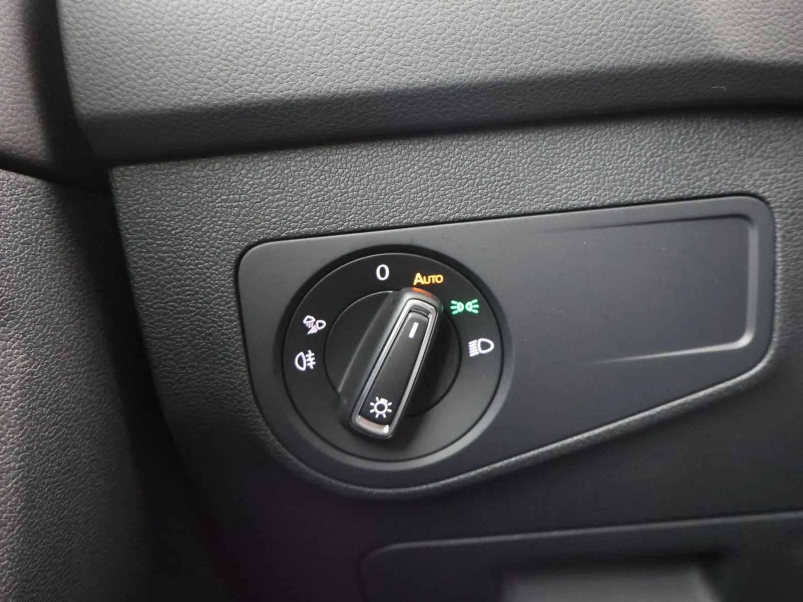 Volkswagen-Tiguan-image-22