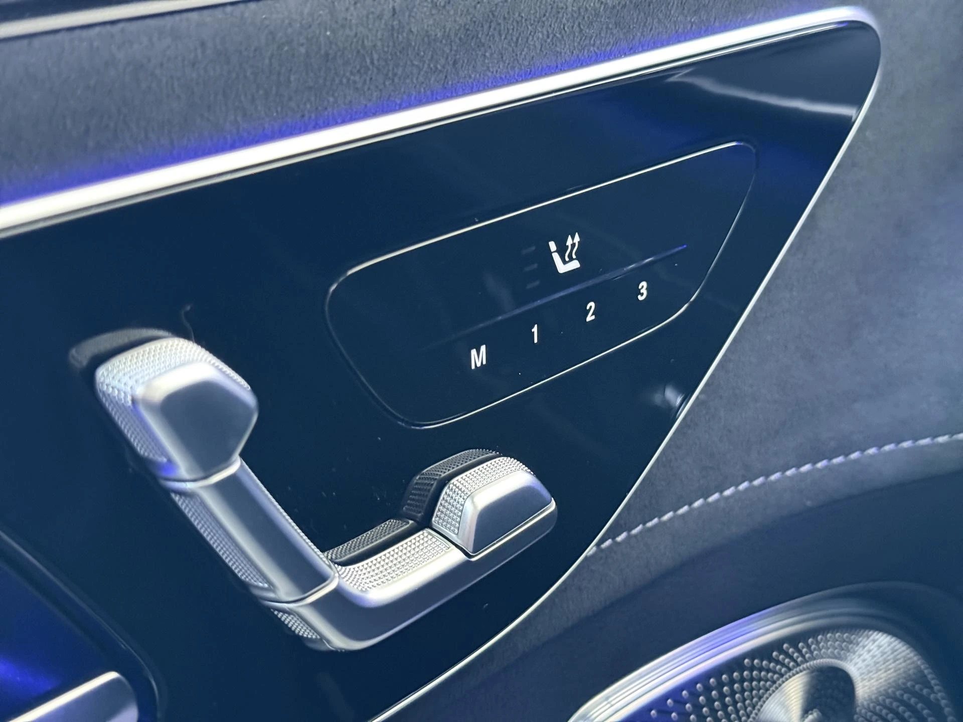 Mercedes-Benz-EQE-image-26