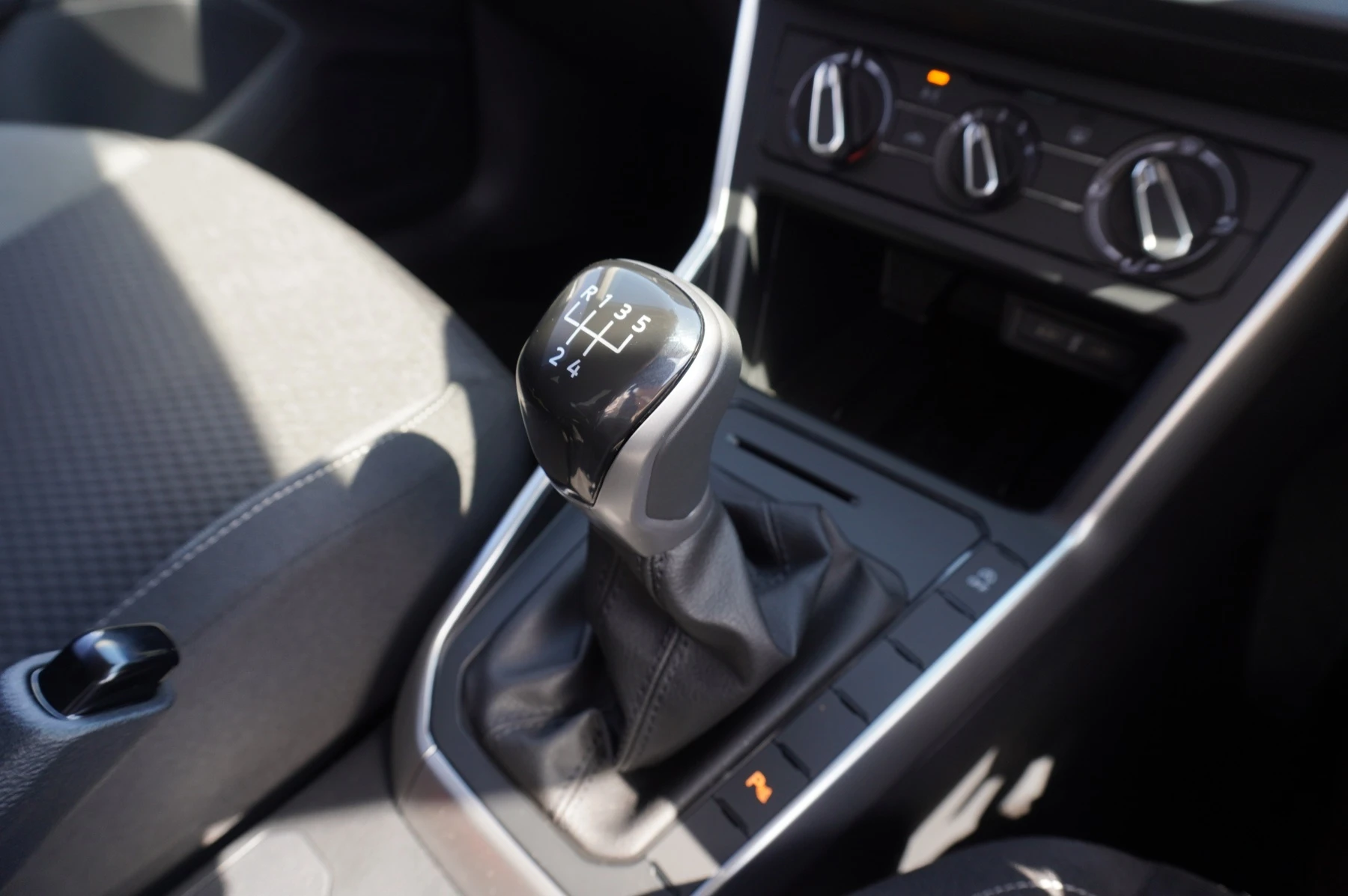 Volkswagen-Polo-image-29