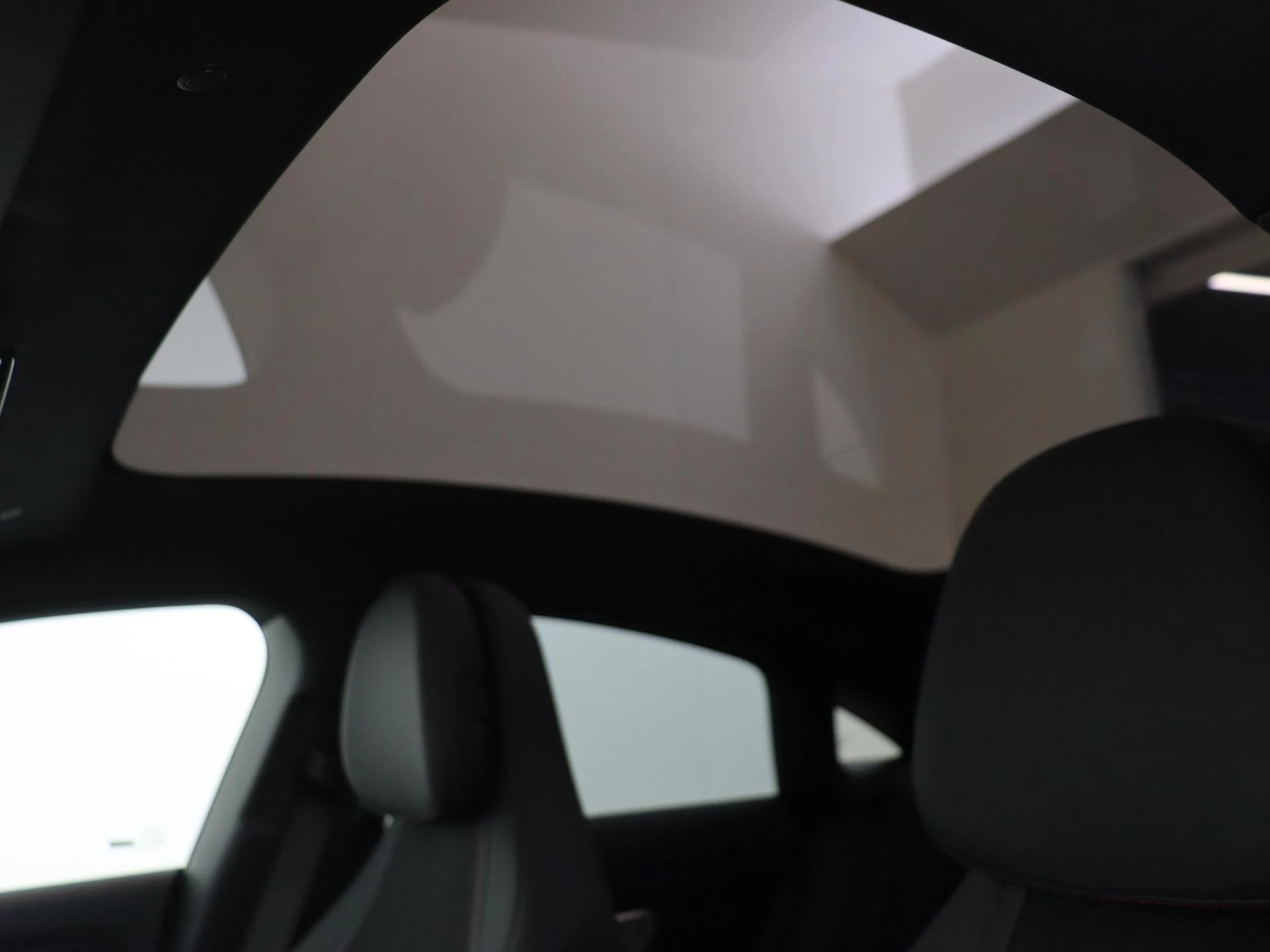 Mercedes-Benz-CLA-image-29