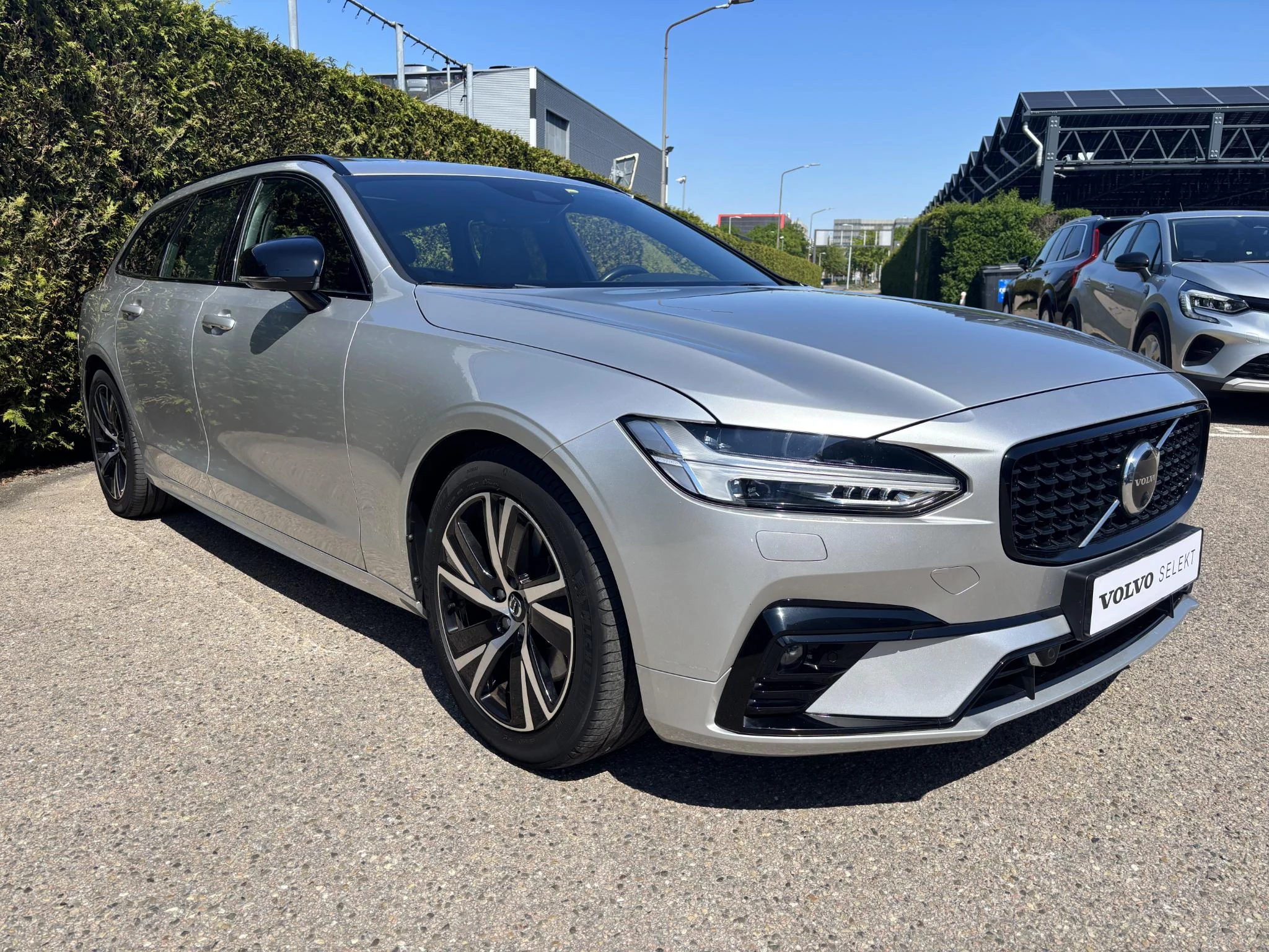 Volvo V90 B4 R-Design