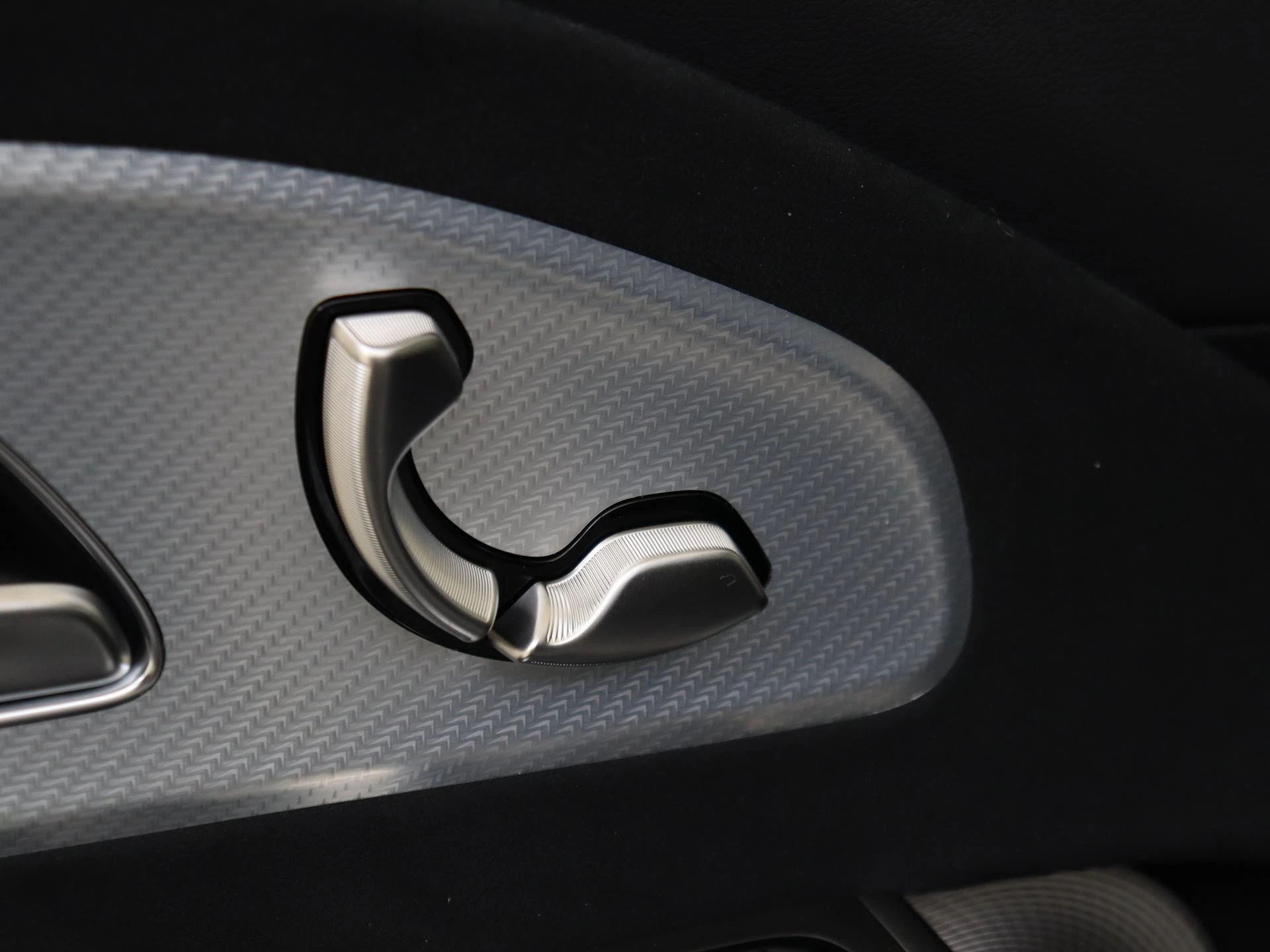 Mercedes-Benz-CLA-image-24