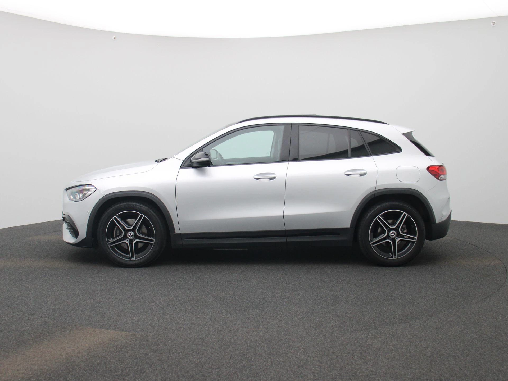 Mercedes-Benz GLA GLA 180 AMG Line