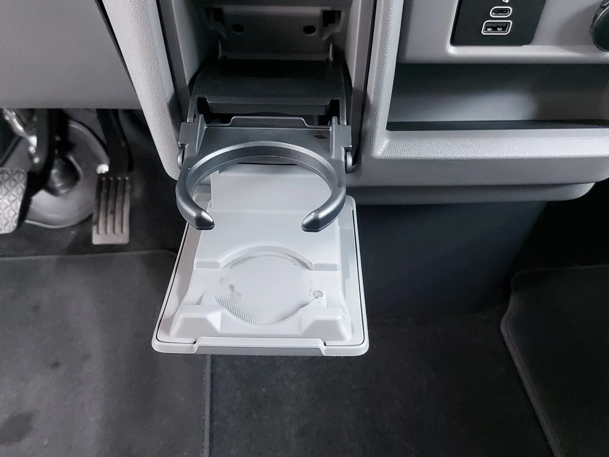 Ford-Tourneo Custom-image-23