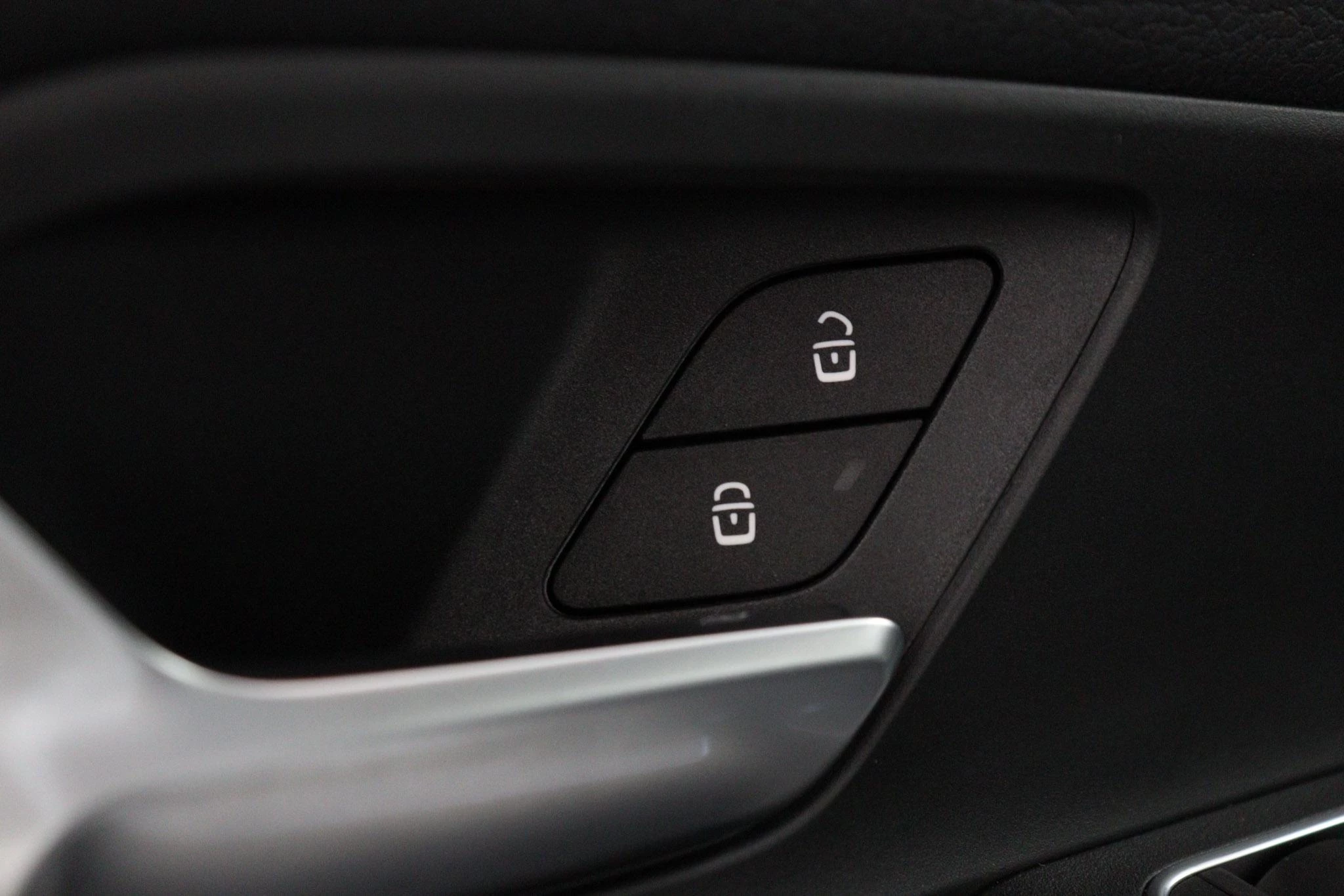 Mercedes-Benz-B-Klasse-image-38