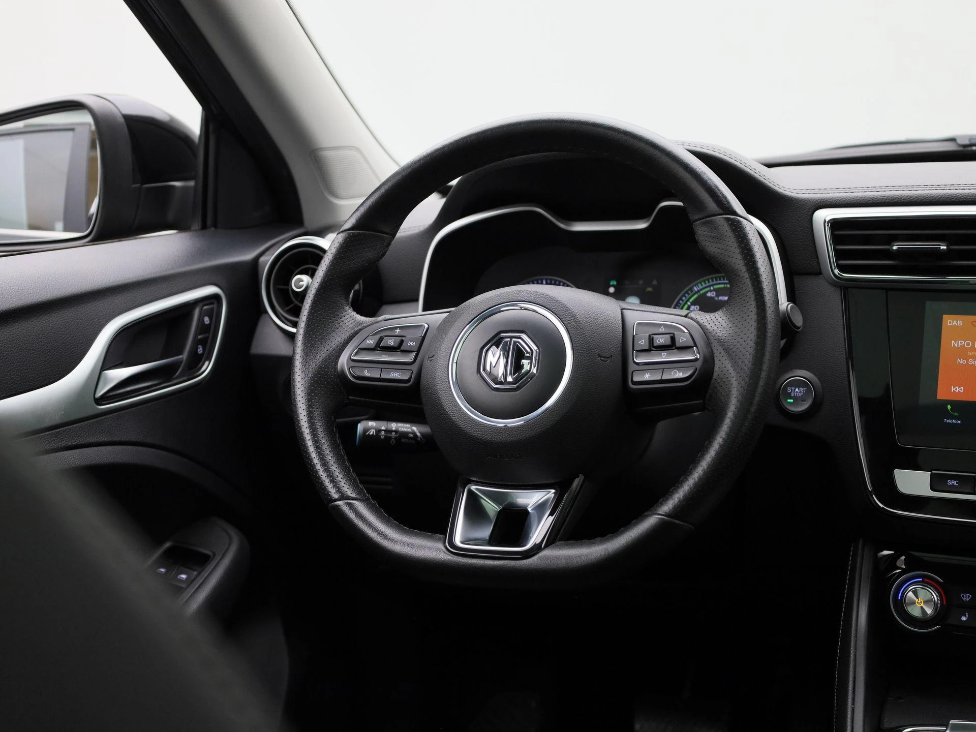 MG-ZS EV-image-9