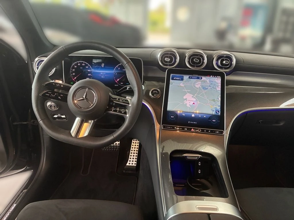 Mercedes-Benz-GLC 300 d-image-10