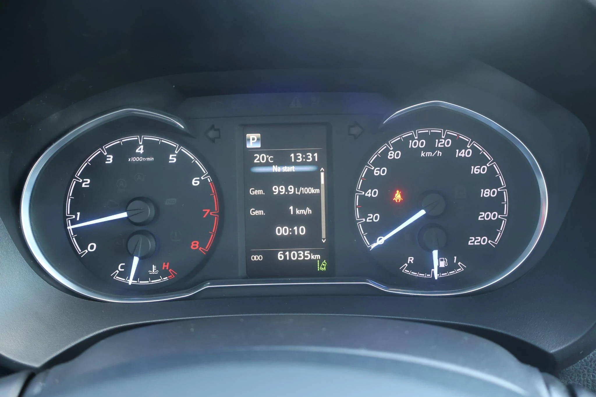 Toyota-Yaris-image-13