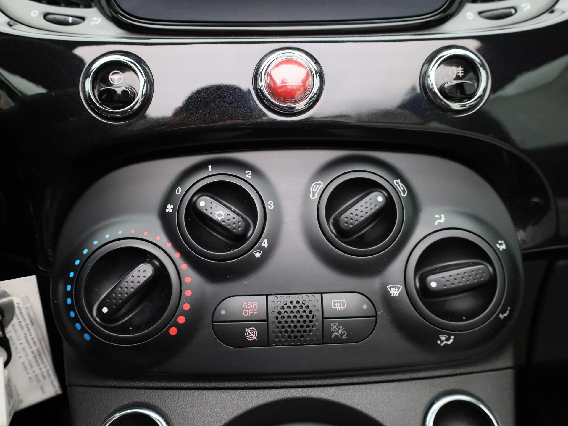 Fiat-500C-image-17