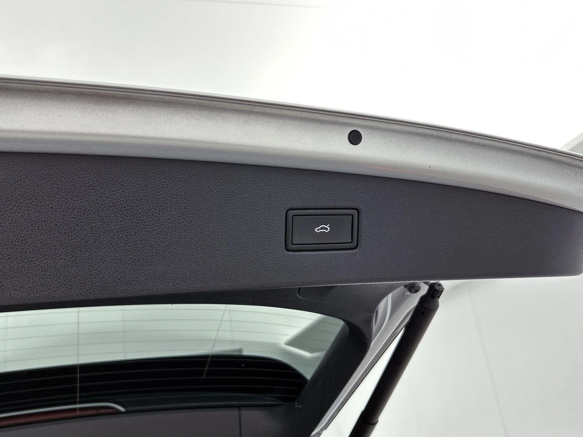 Volkswagen-Tiguan-image-16