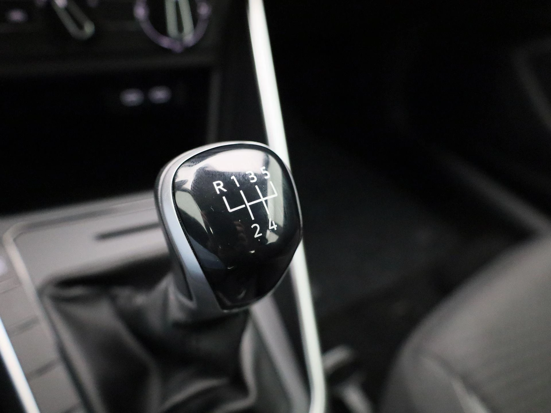 Volkswagen-Polo-image-22