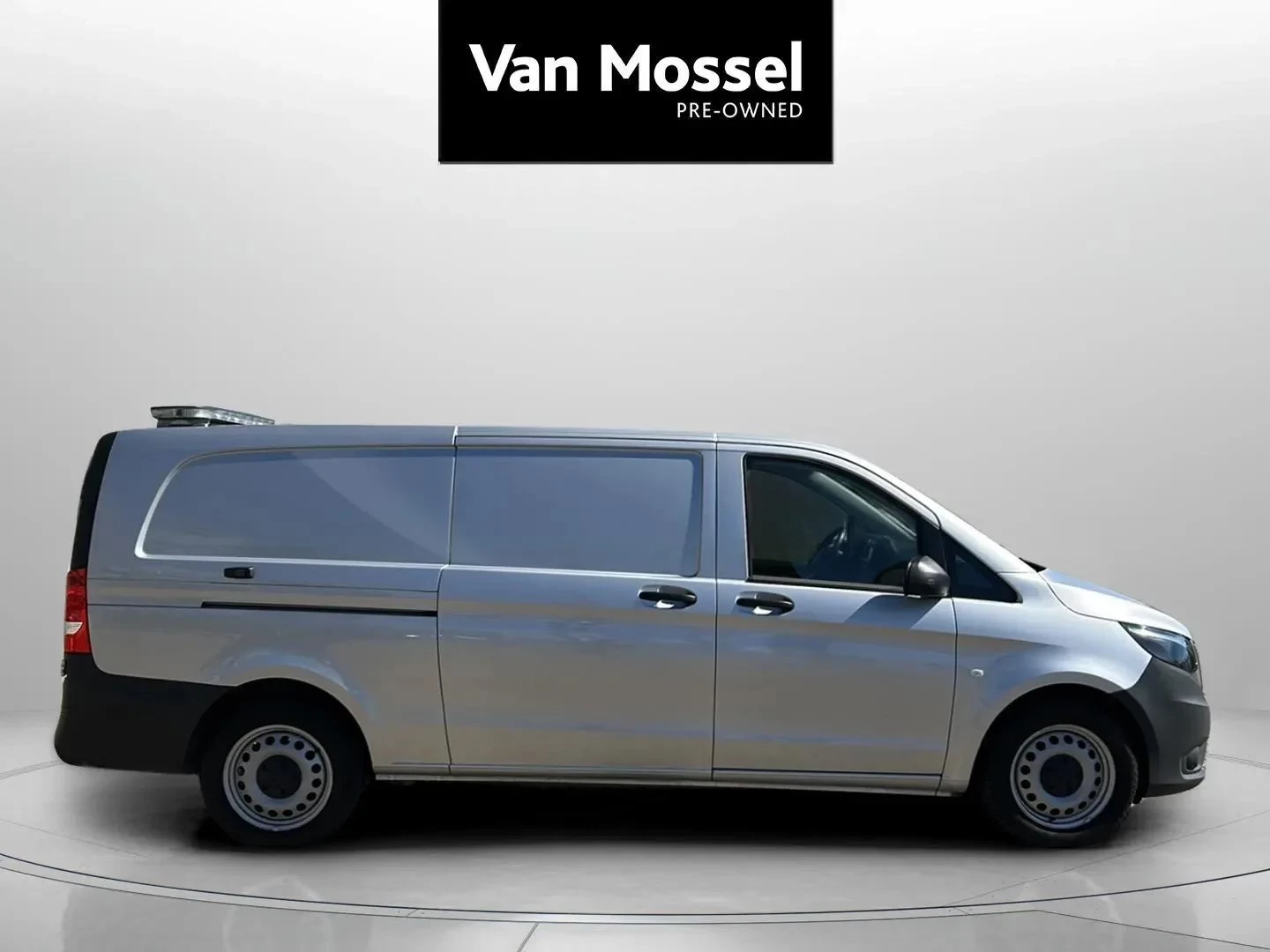 Mercedes-Benz-Vito-image-6
