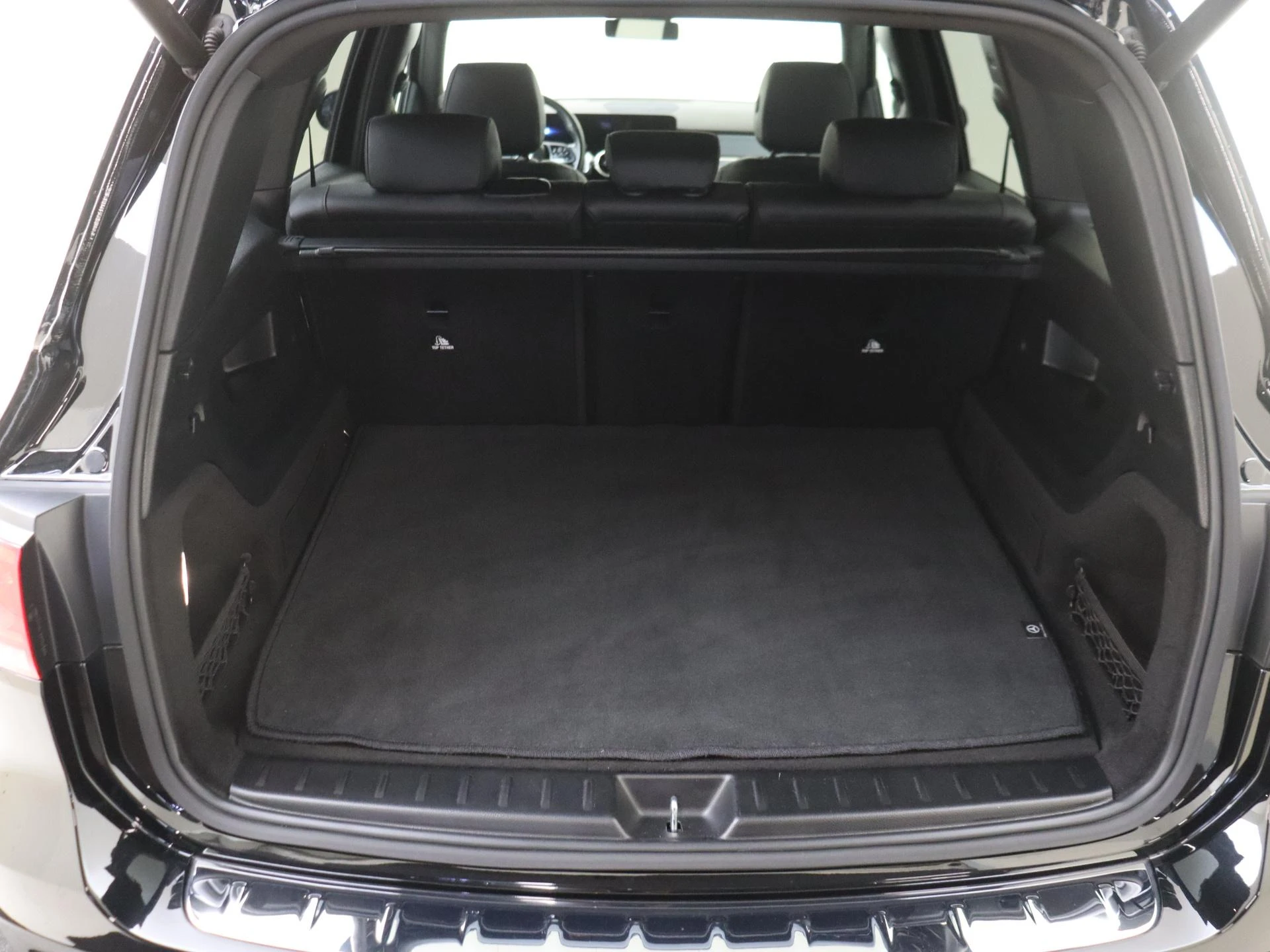 Mercedes-Benz-GLB-image-26